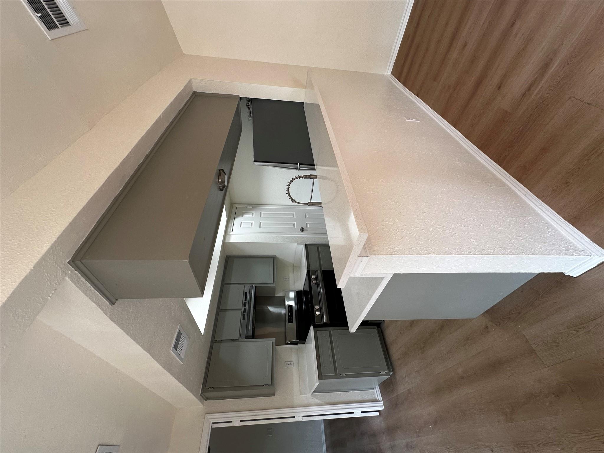 8809 Cainwood Ln, Austin, TX 78729