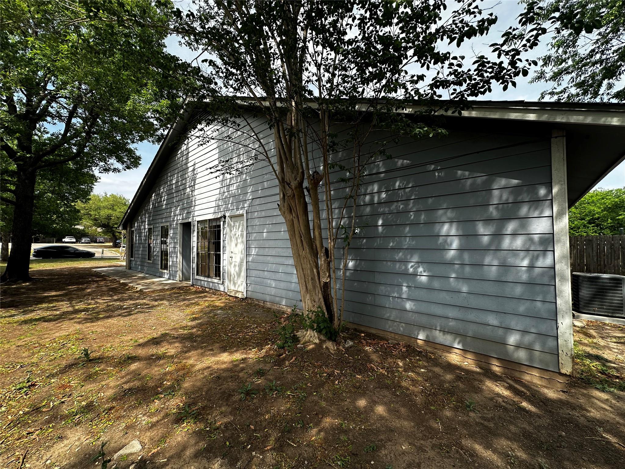 8809 Cainwood Ln, Austin, TX 78729