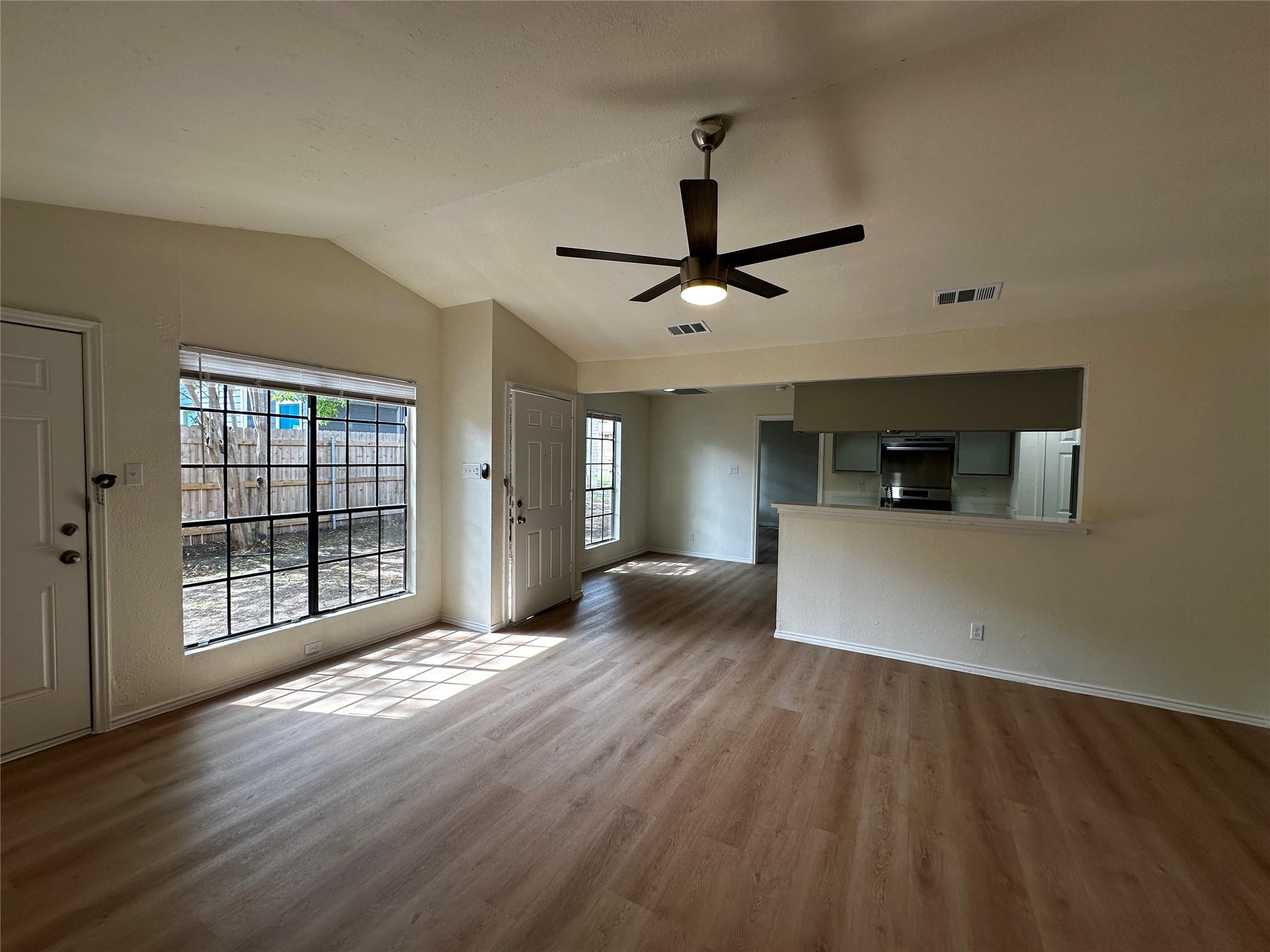 8809 Cainwood Ln, Austin, TX 78729