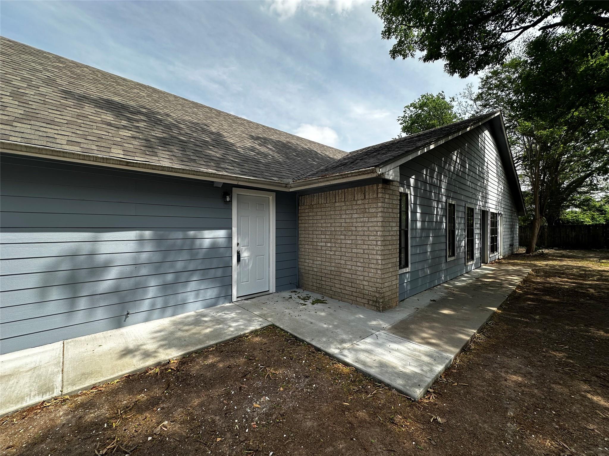 8809 Cainwood Ln, Austin, TX 78729