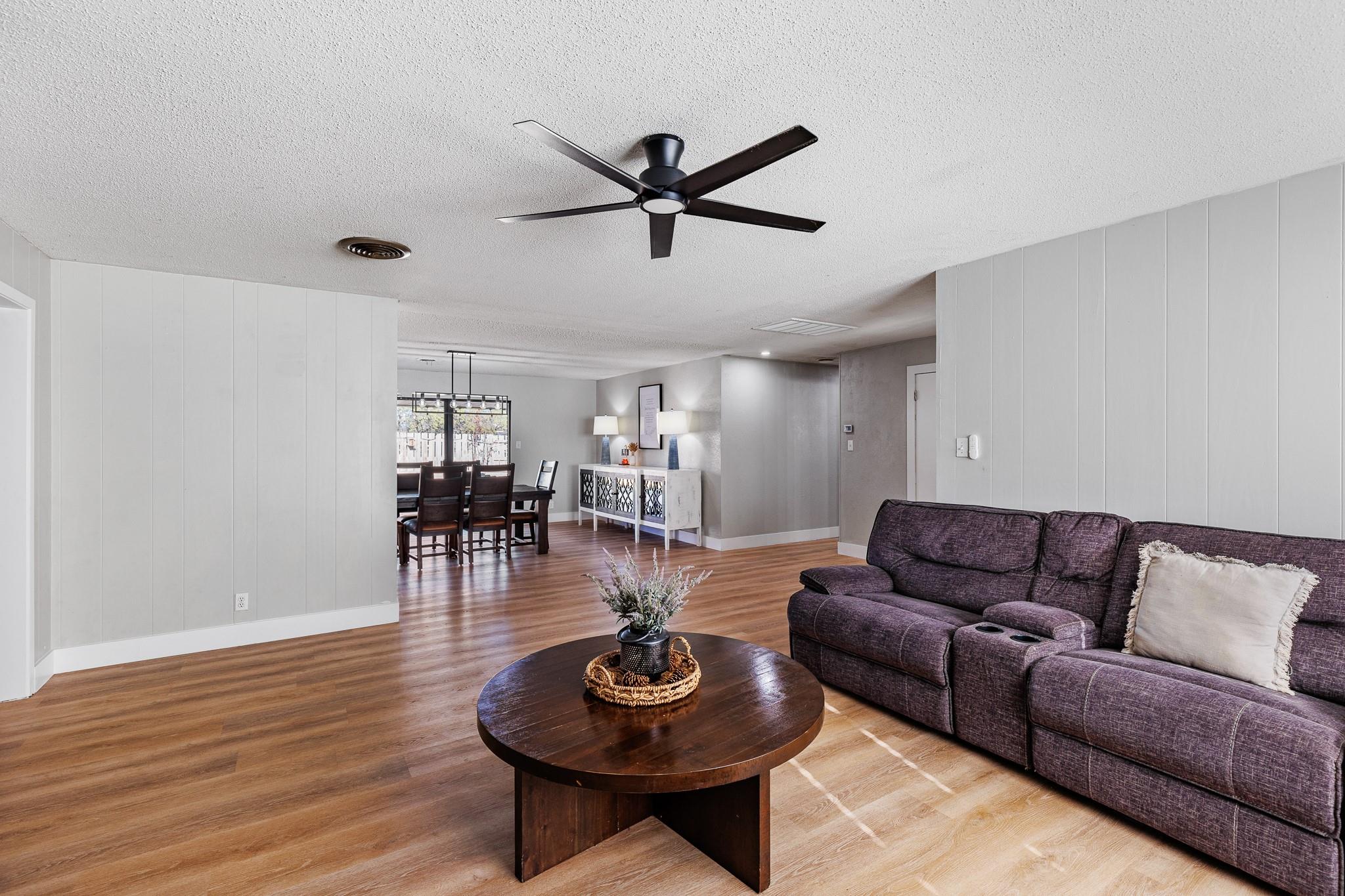 139 E Cottonwood Dr, Granite Shoals, TX 78654