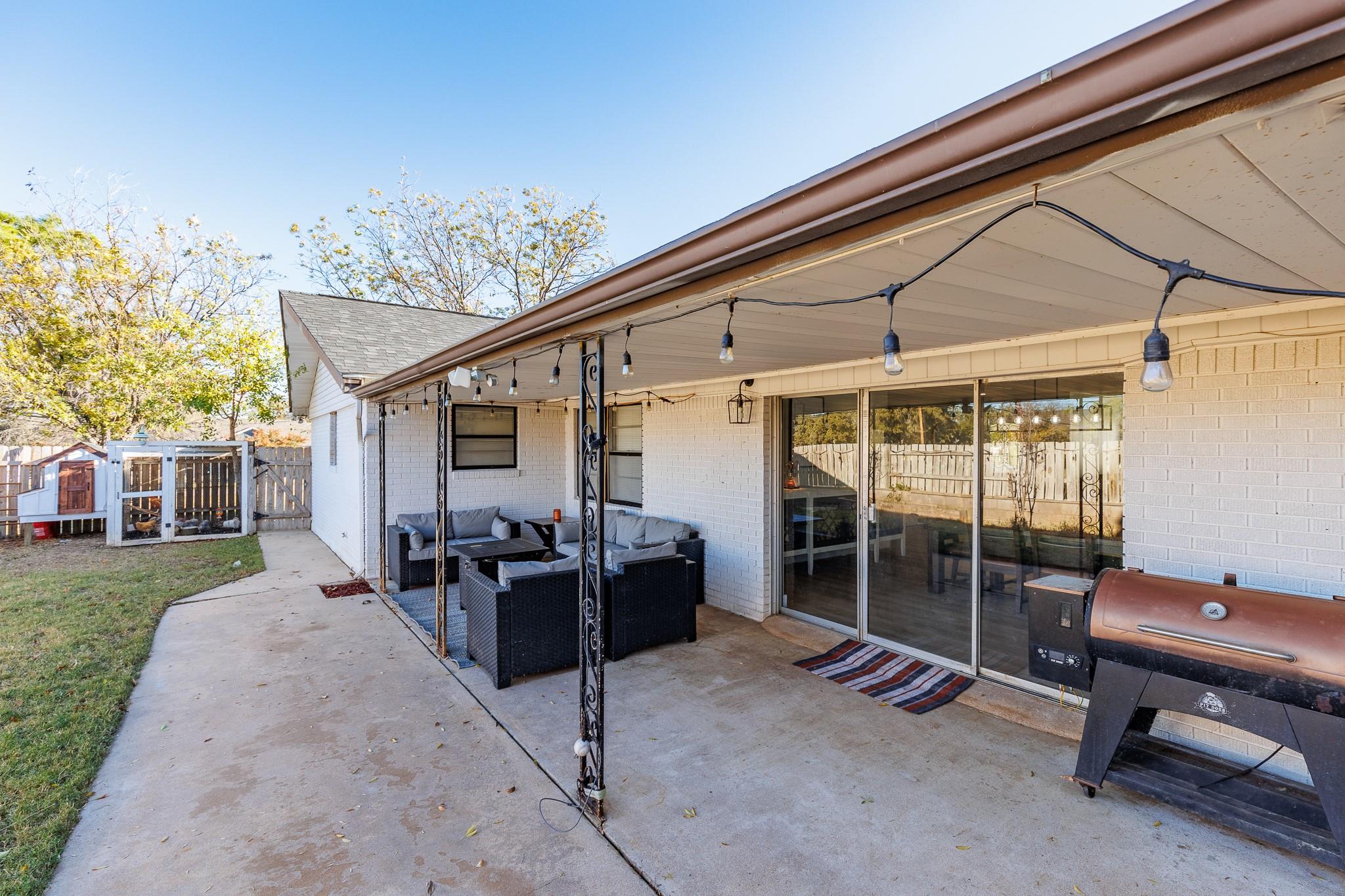 139 E Cottonwood Dr, Granite Shoals, TX 78654