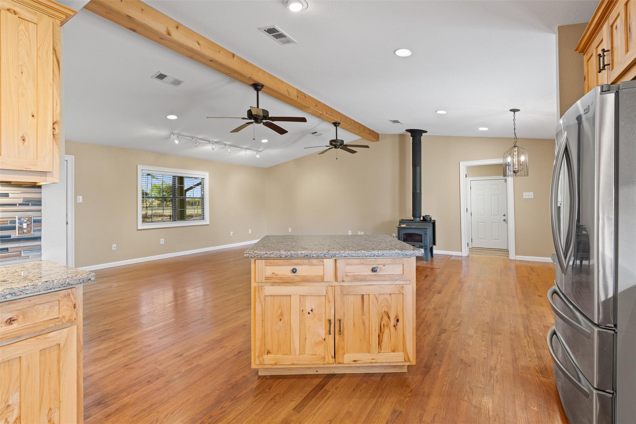 552 County Road 306, Rockdale, TX 76567