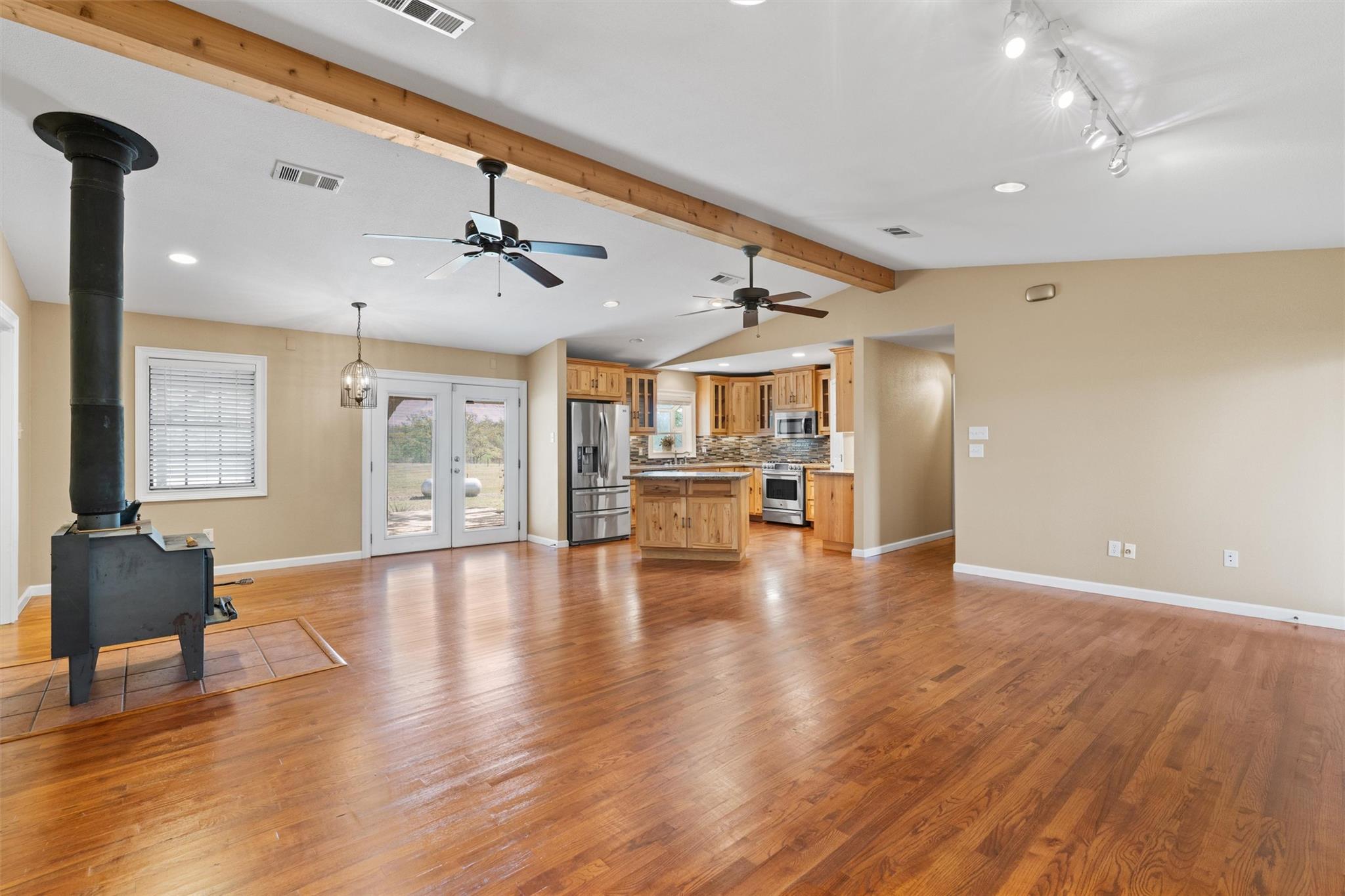 552 County Road 306, Rockdale, TX 76567