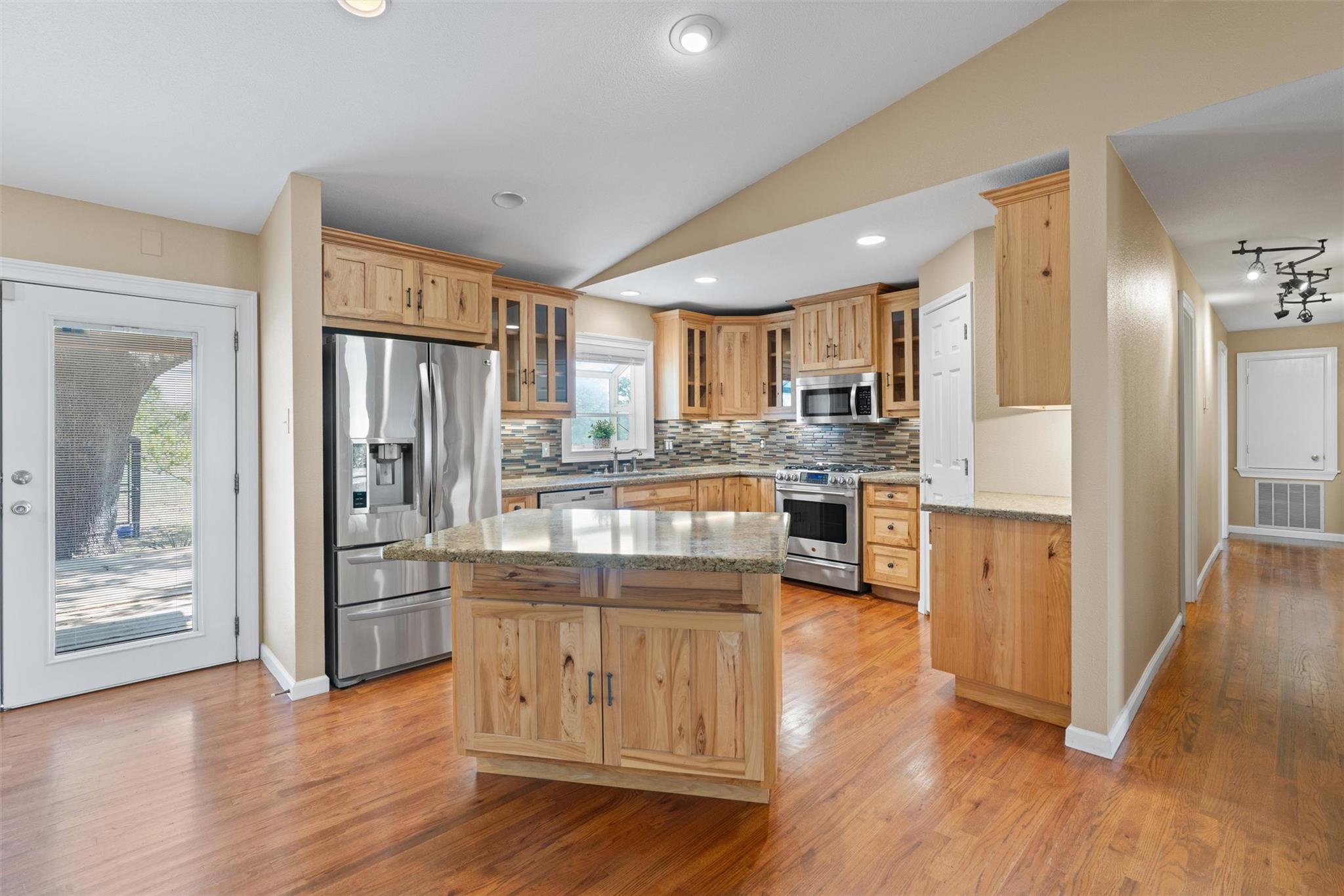 552 County Road 306, Rockdale, TX 76567