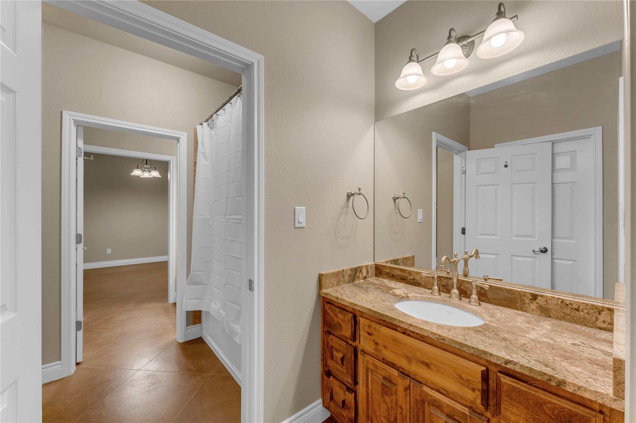 301 CR 253, Bertram, TX 78605