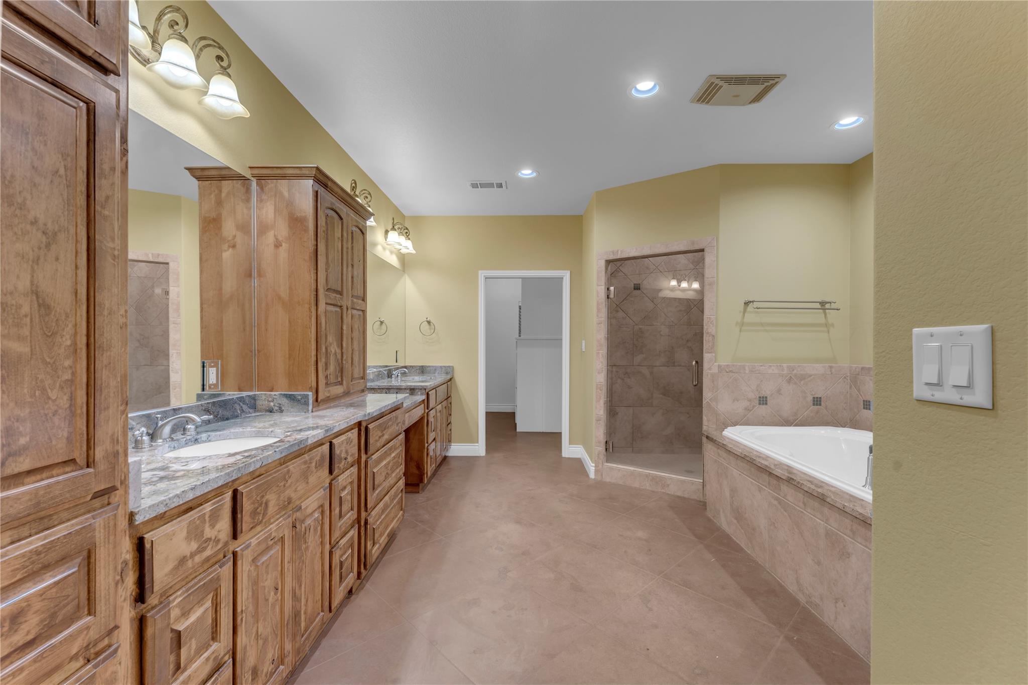 301 CR 253, Bertram, TX 78605