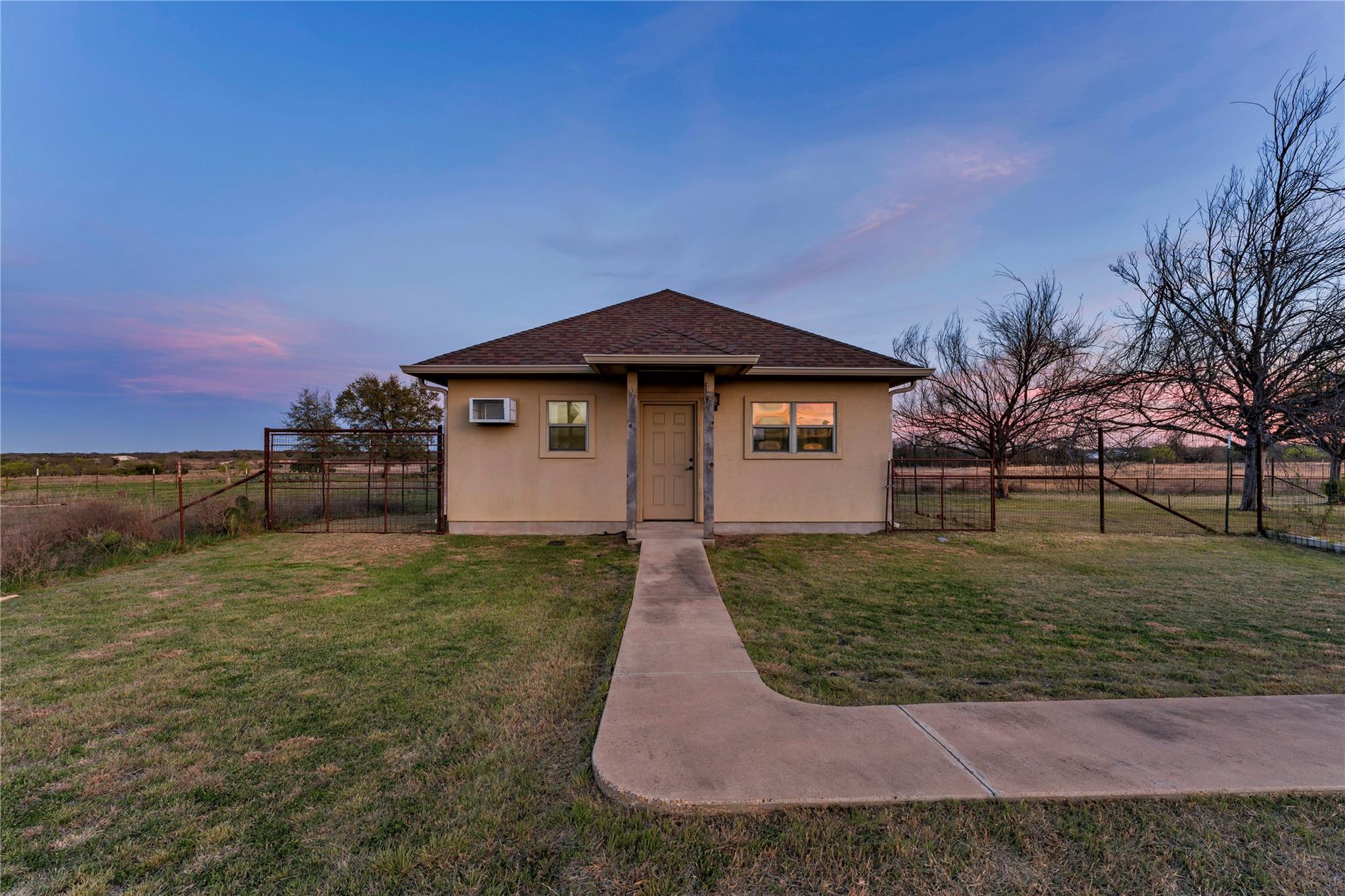 301 CR 253, Bertram, TX 78605
