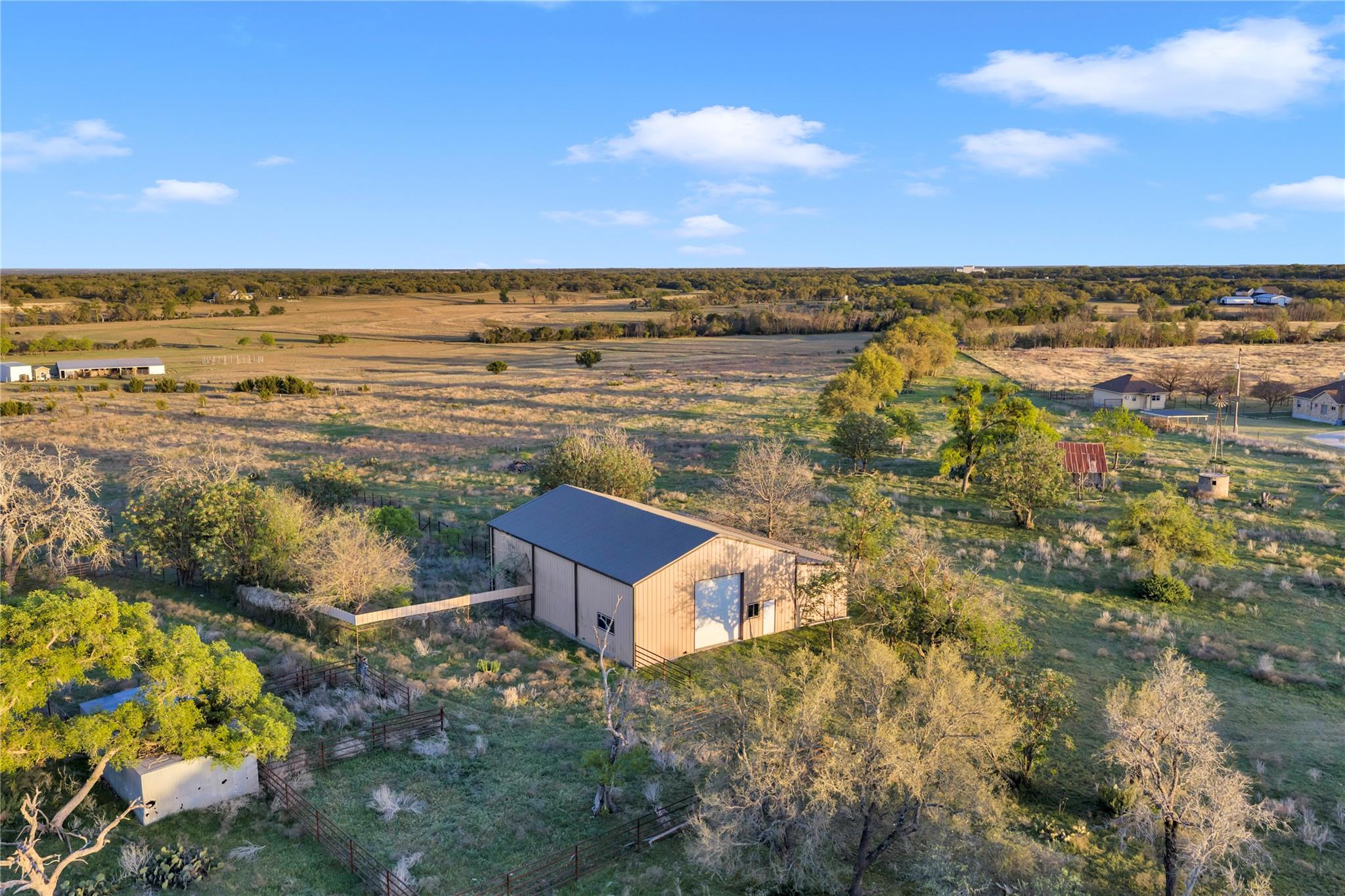 301 CR 253, Bertram, TX 78605