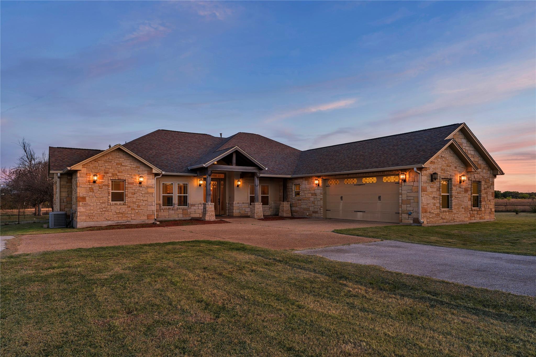 301 CR 253, Bertram, TX 78605