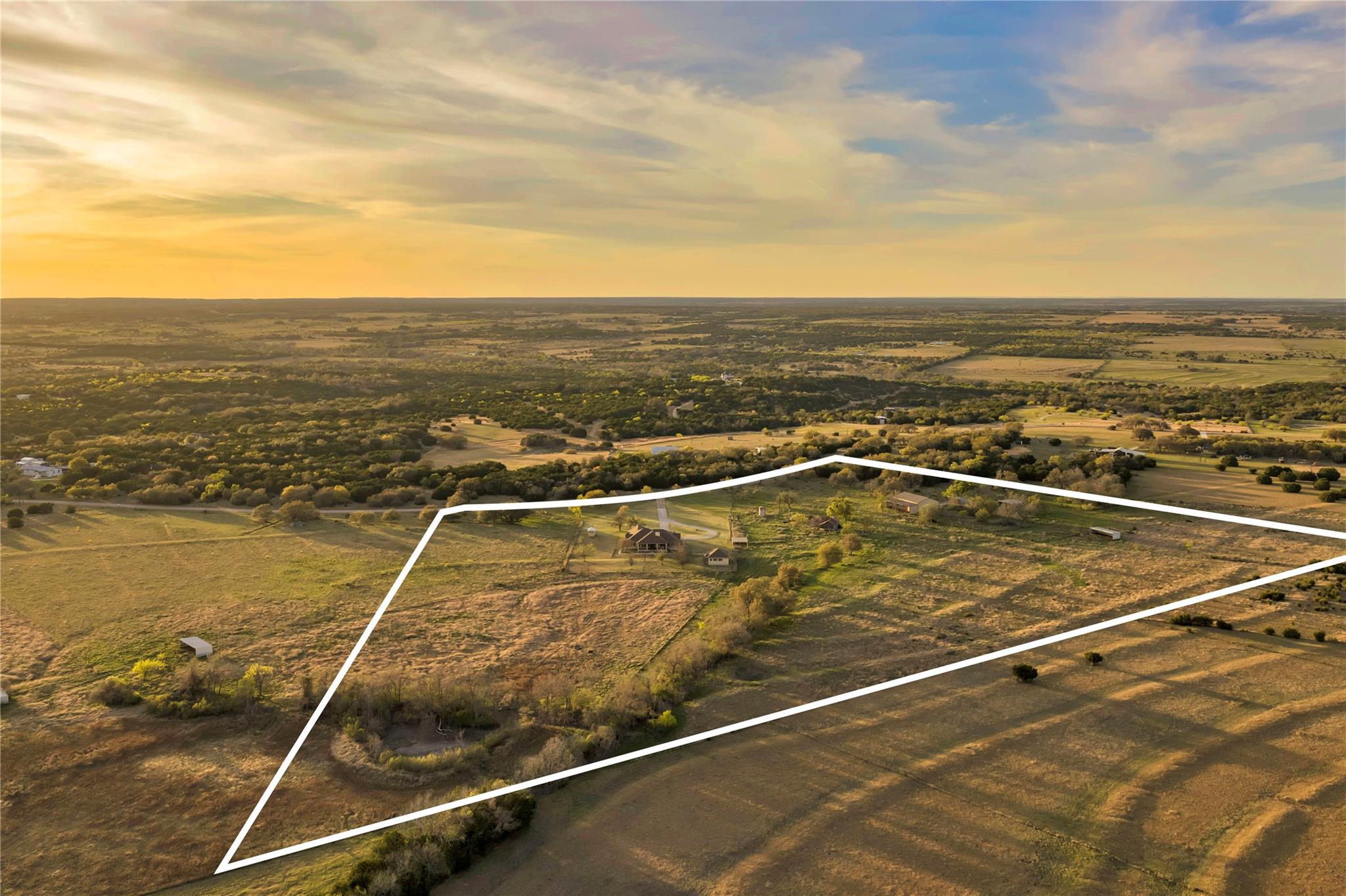 301 CR 253, Bertram, TX 78605
