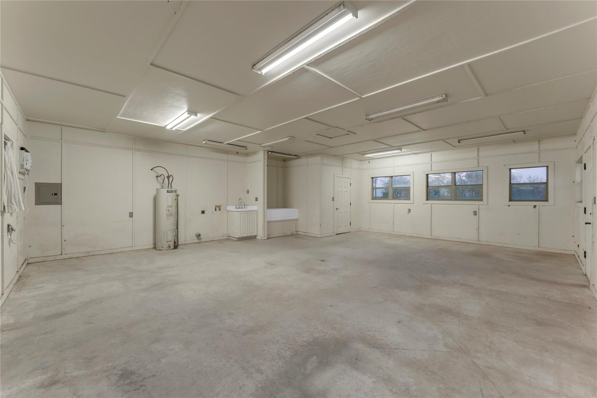 301 CR 253, Bertram, TX 78605