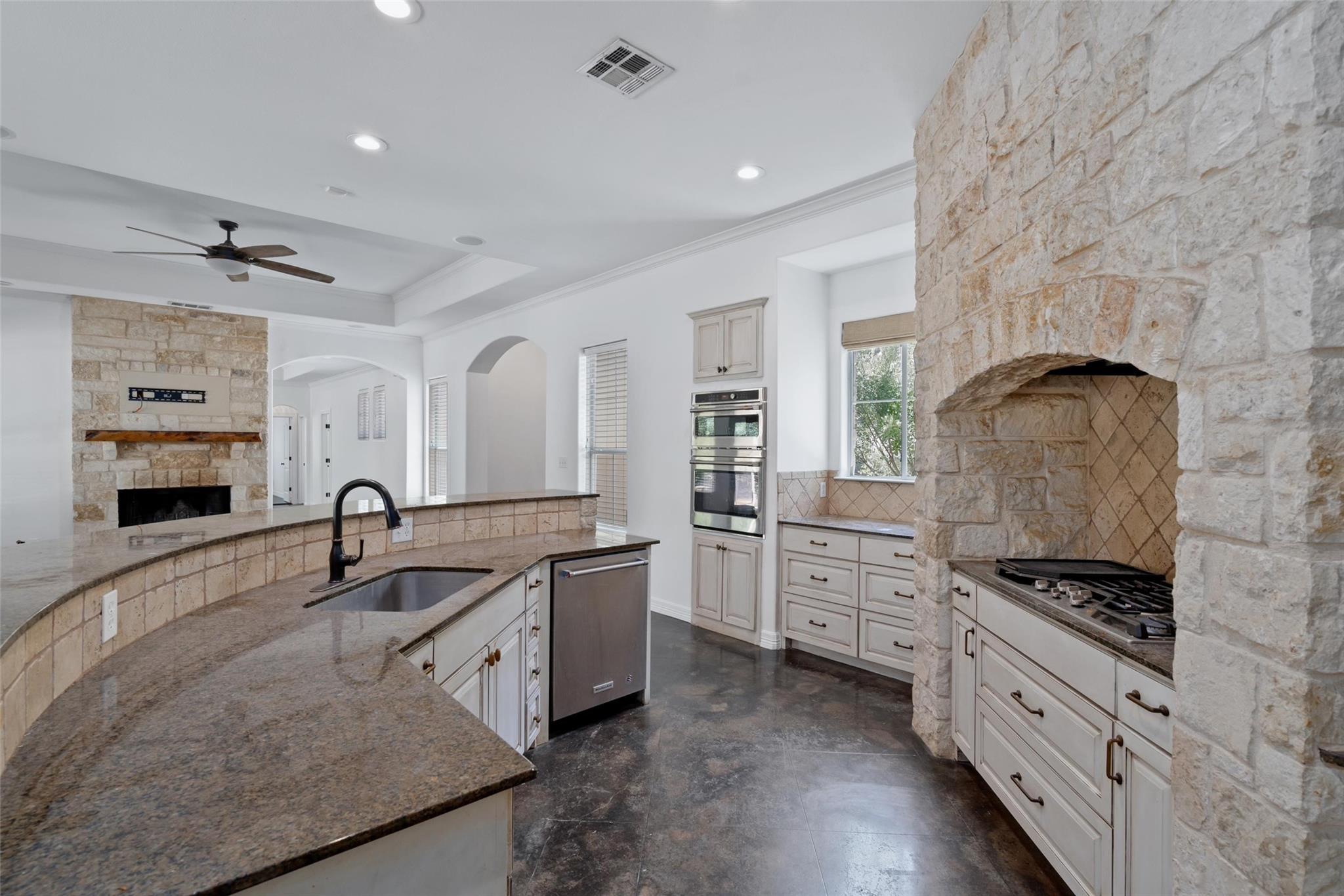 485 Canna Lily Cir, Driftwood, TX 78619