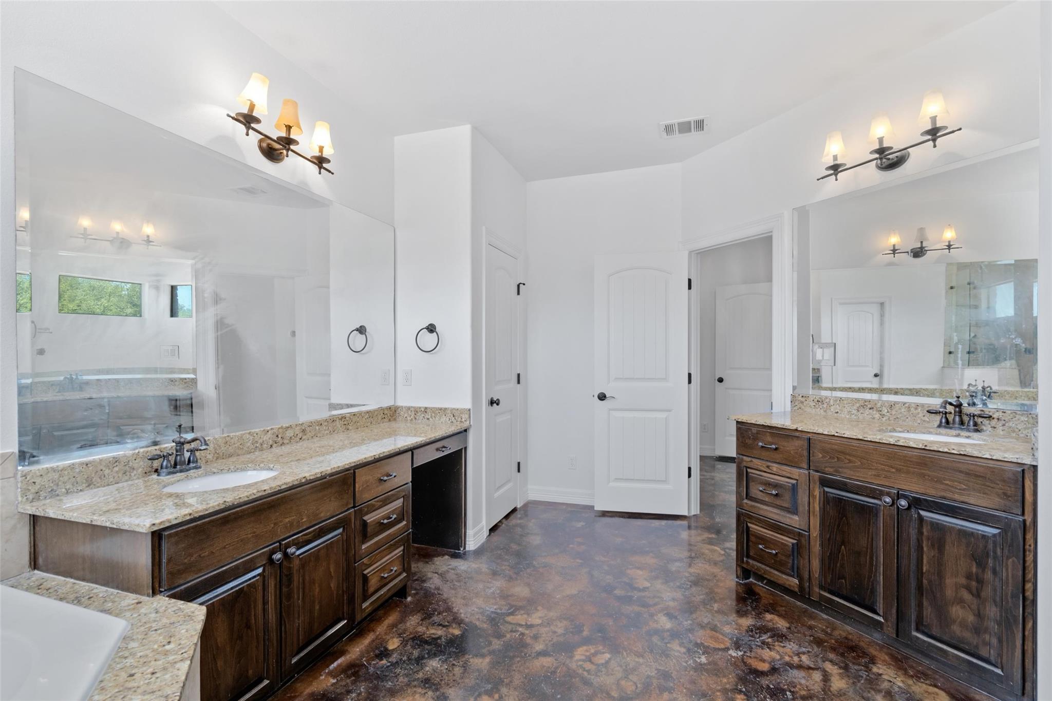 485 Canna Lily Cir, Driftwood, TX 78619