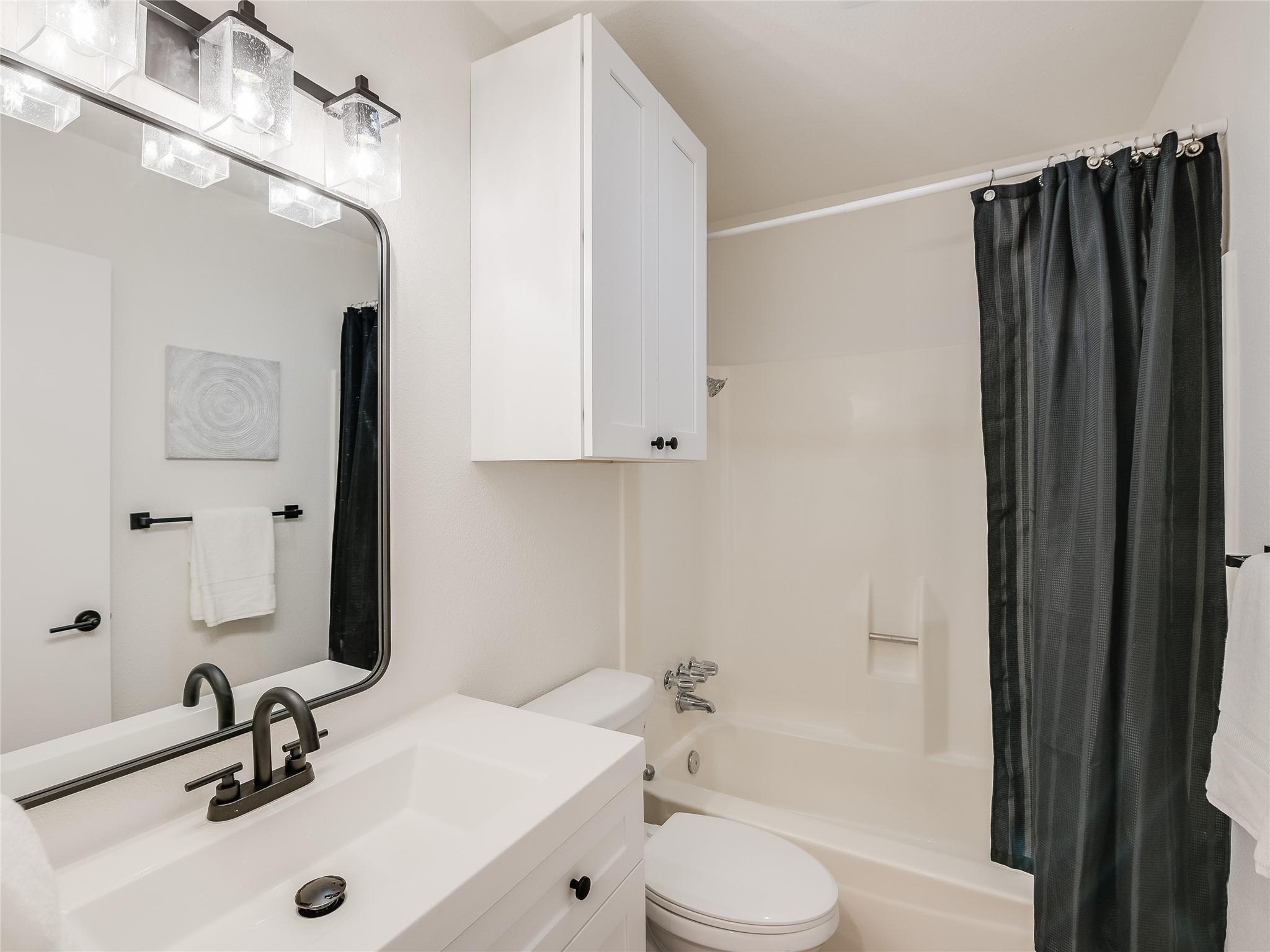 10055 Woodland Village Dr, Austin, TX 78750