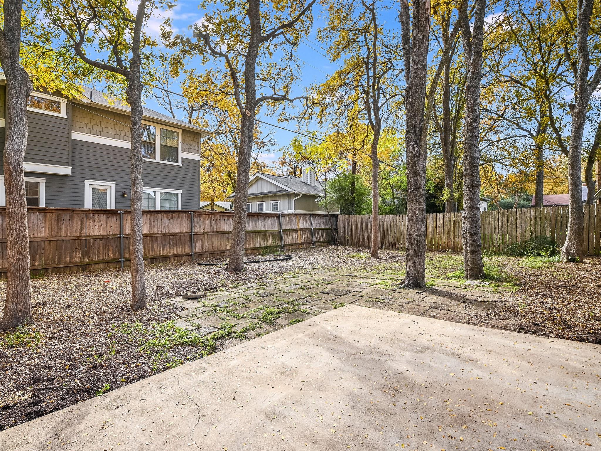 10055 Woodland Village Dr, Austin, TX 78750