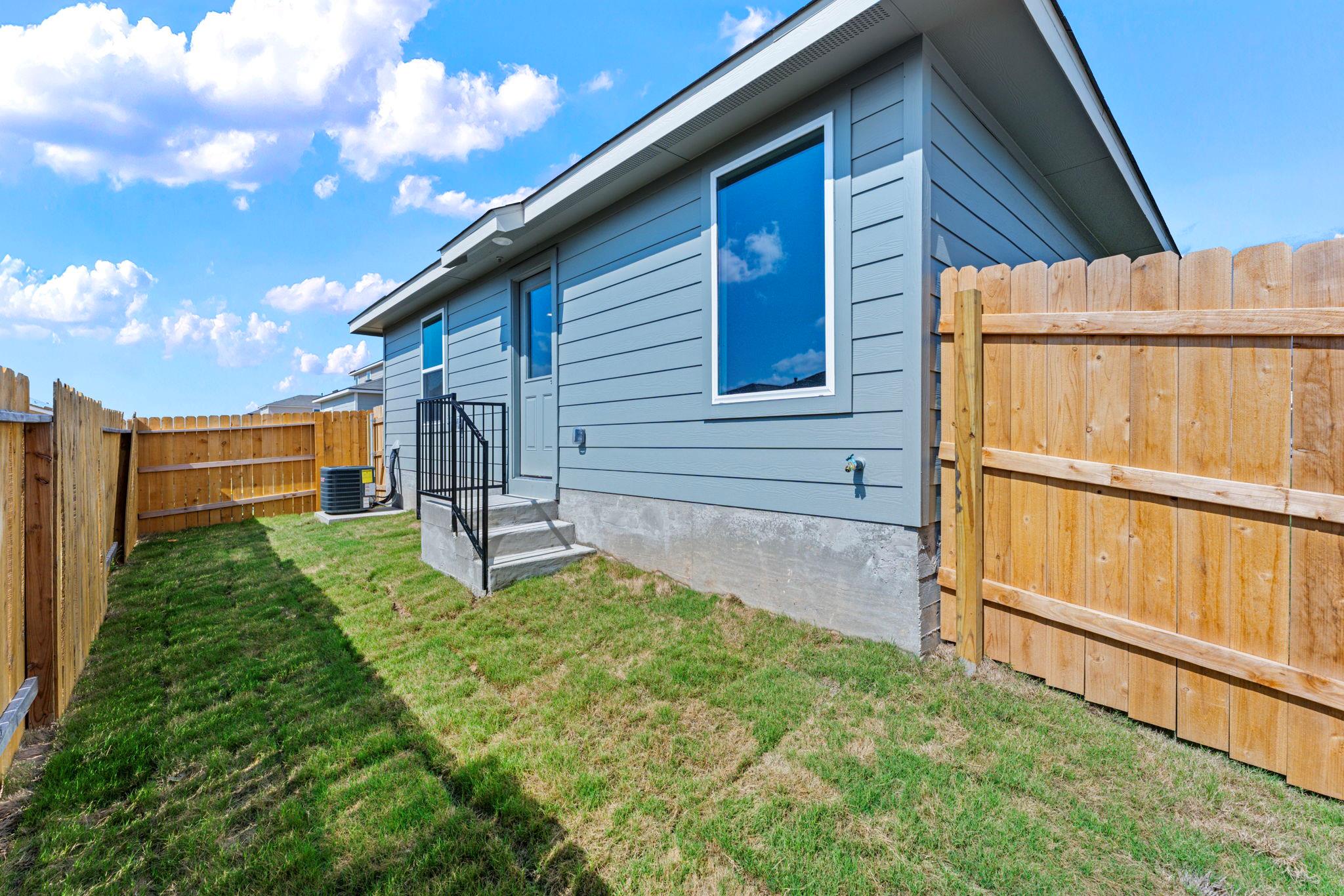 406 Low Pasture Trl, San Marcos, TX 78666