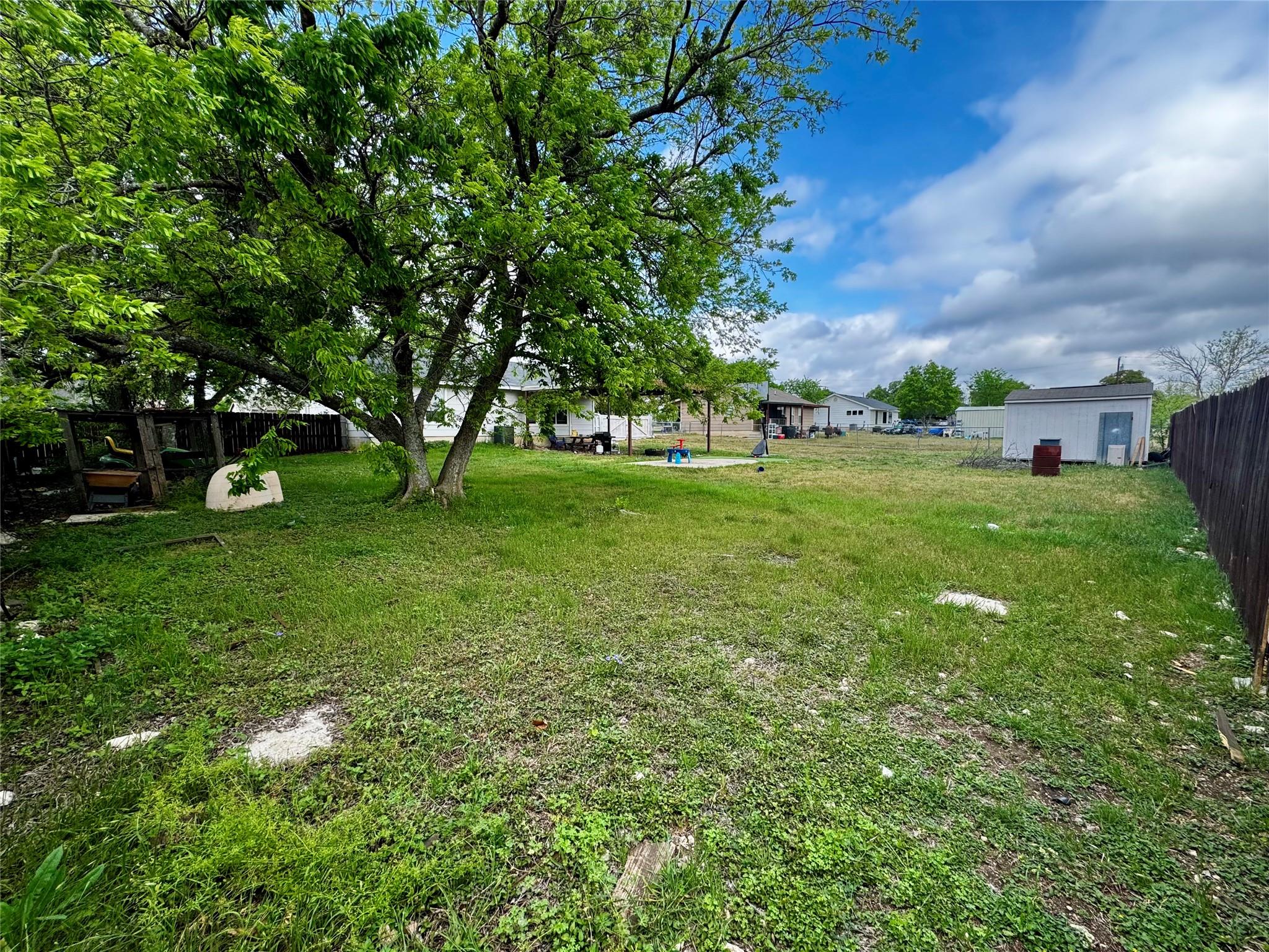 555 Live Oak Dr, Bertram, TX 78605