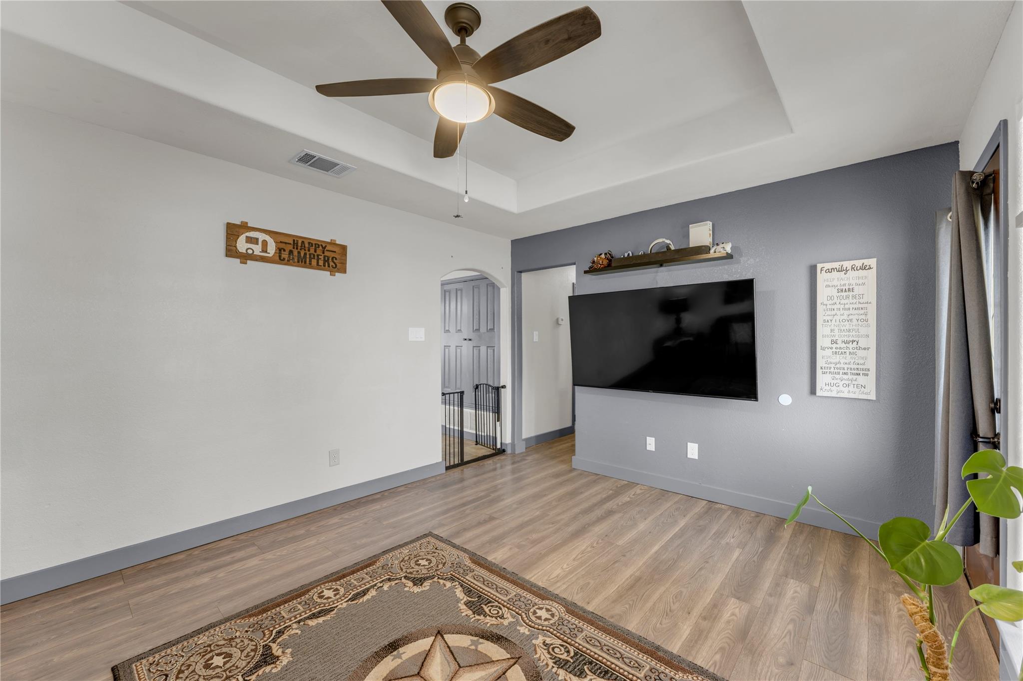 555 Live Oak Dr, Bertram, TX 78605