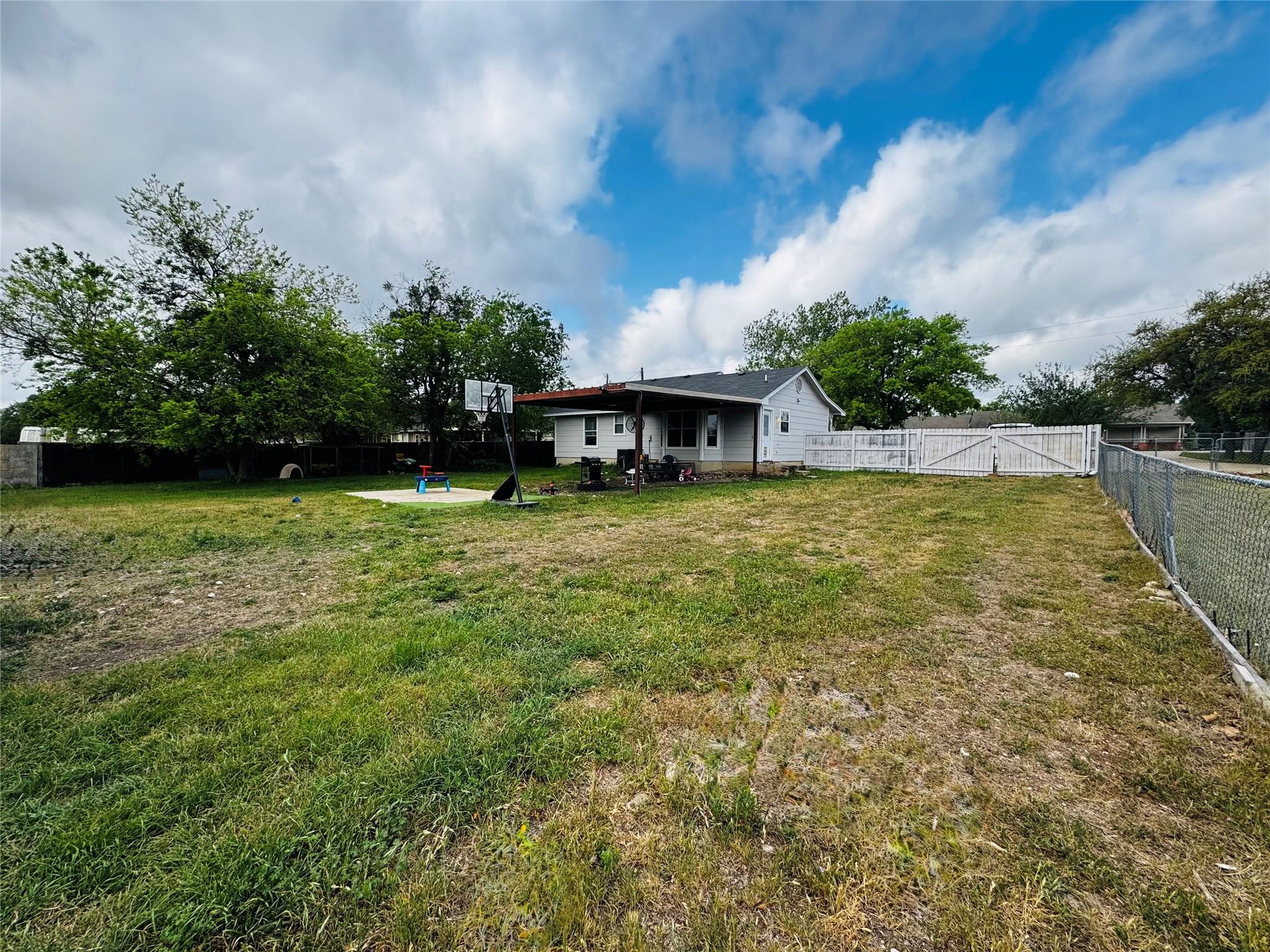 555 Live Oak Dr, Bertram, TX 78605