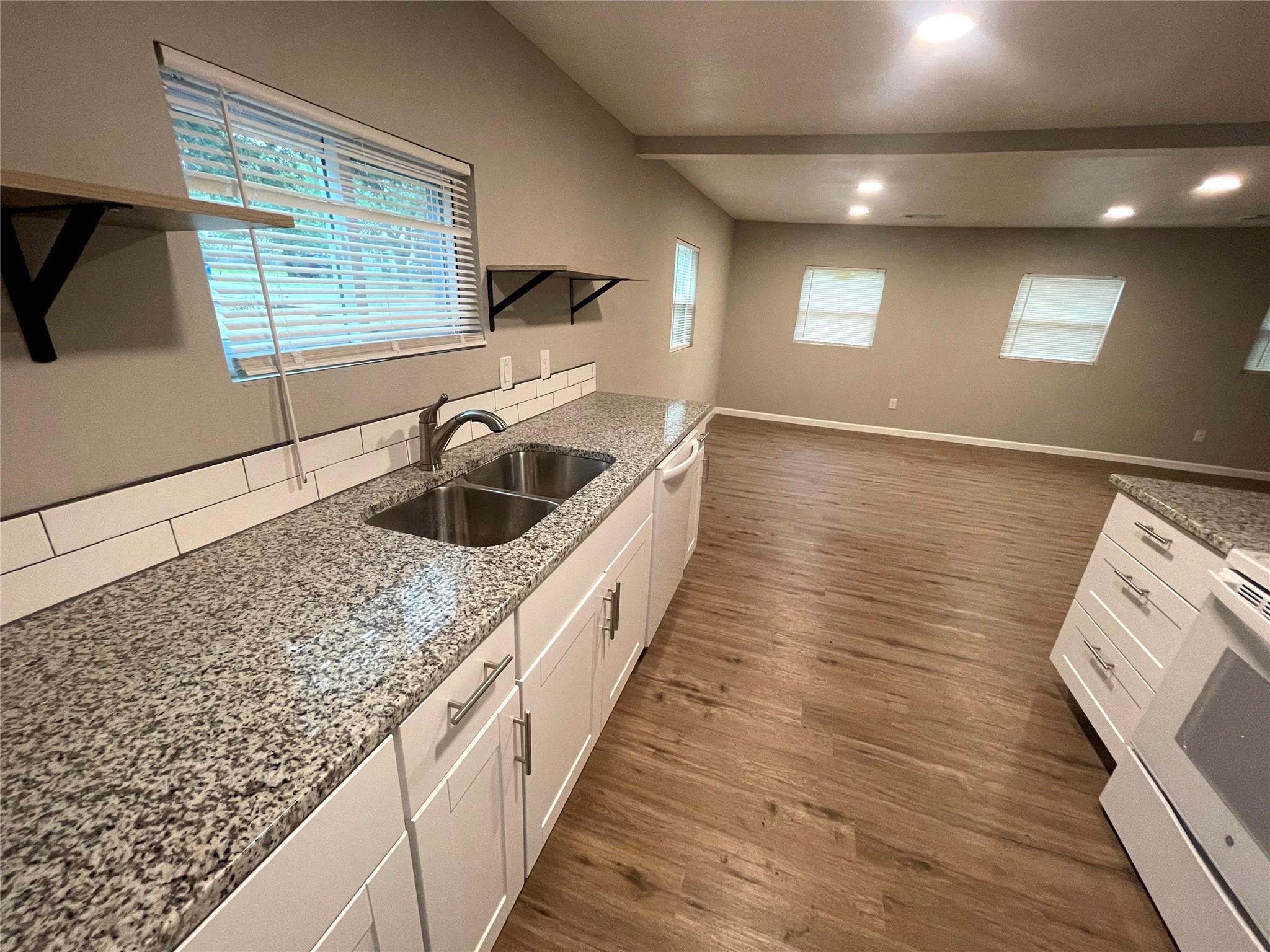 723 Pecan Ln, Cottonwood Shores, TX 78657