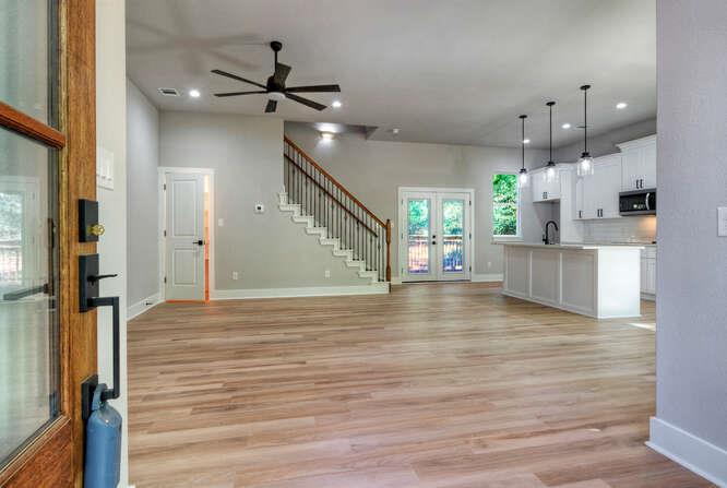 108 Huelo Ct, Bastrop, TX 78602