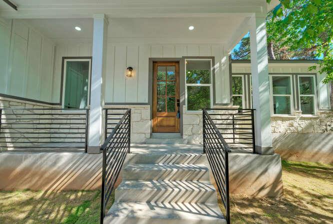 108 Huelo Ct, Bastrop, TX 78602