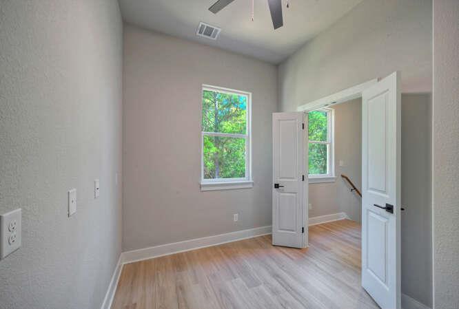 108 Huelo Ct, Bastrop, TX 78602