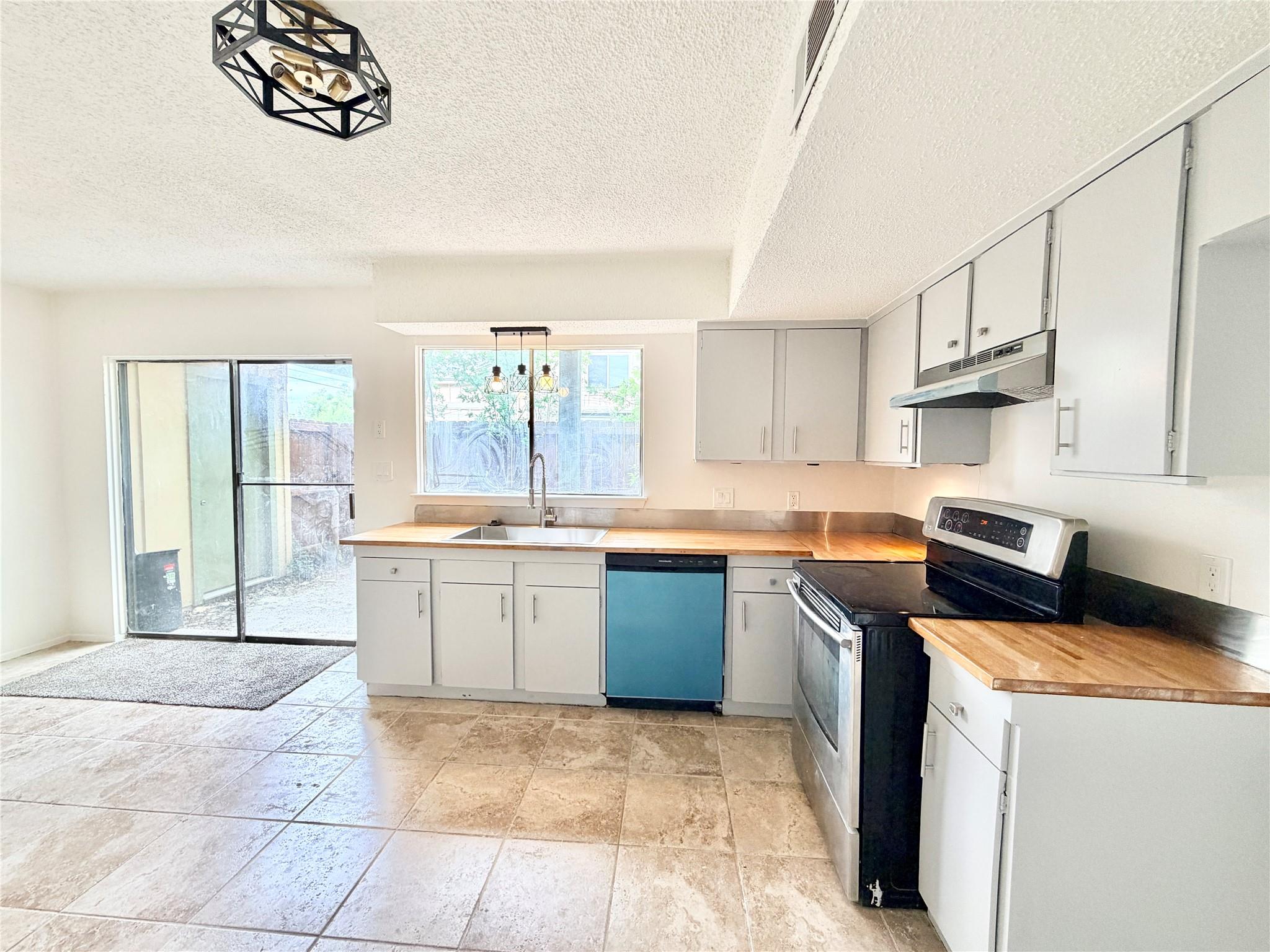 9623 Covey Ridge Ln, Austin, TX 78758