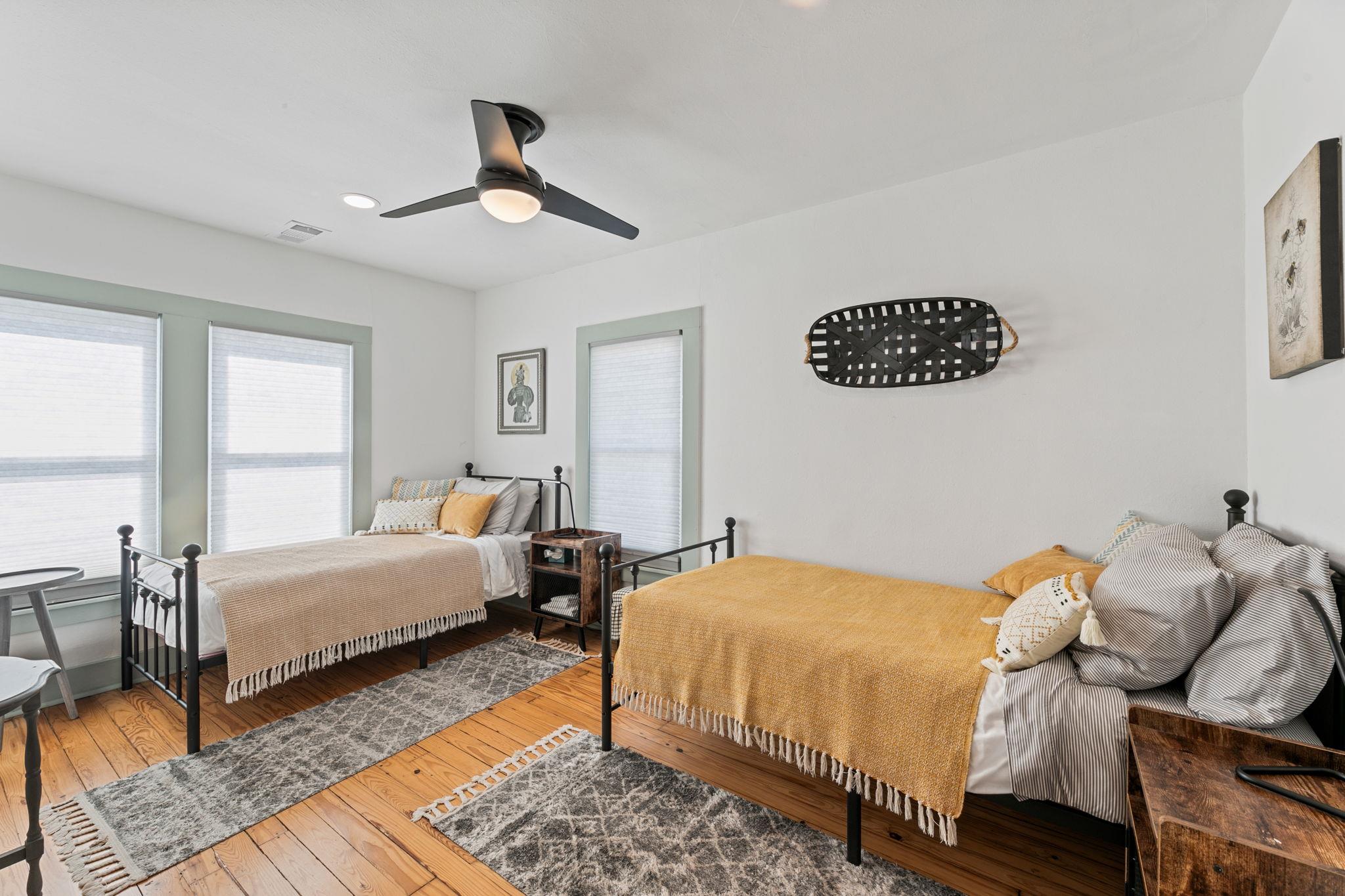 207 S Main St, Georgetown, TX 78626