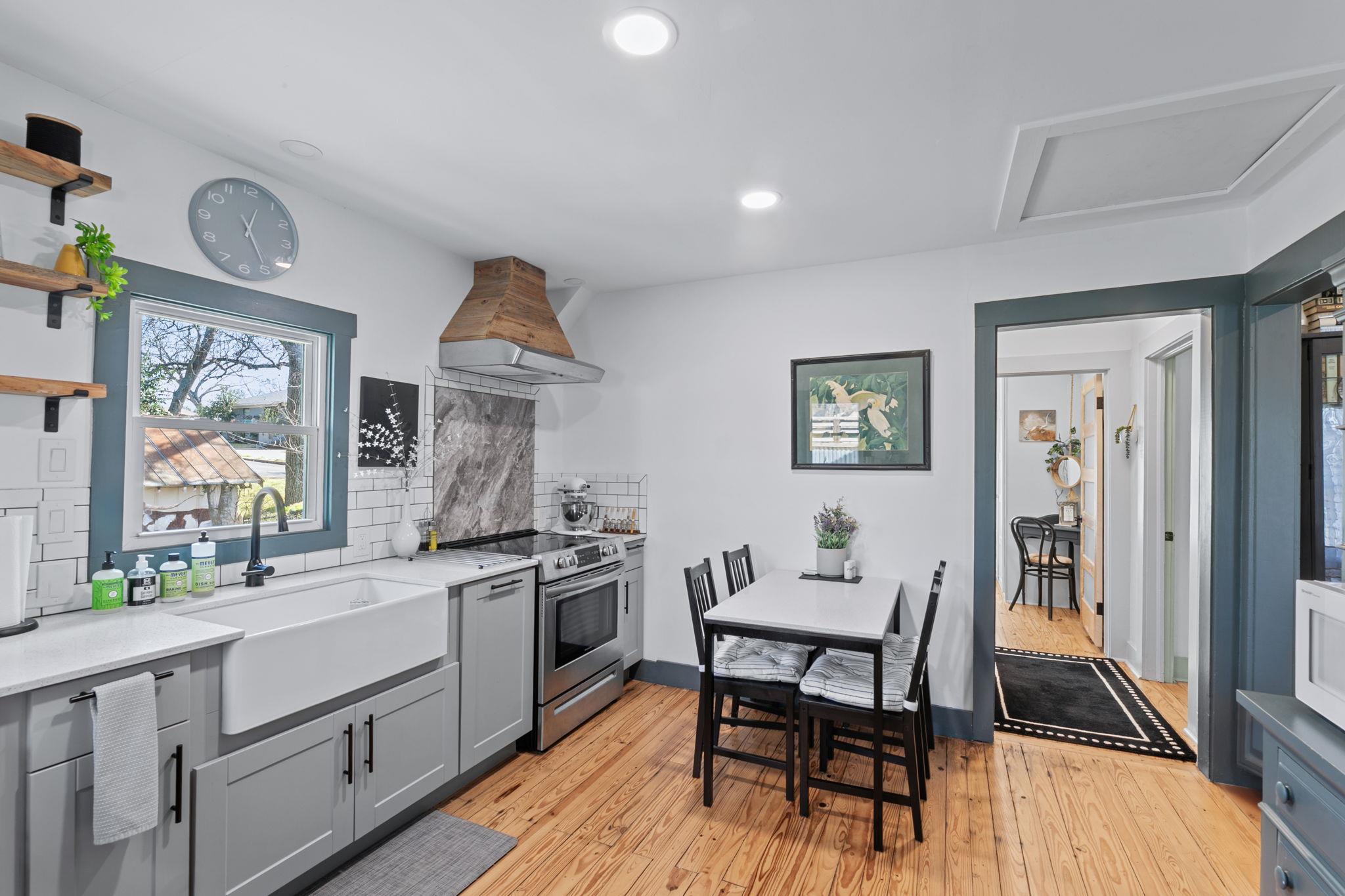 207 S Main St, Georgetown, TX 78626