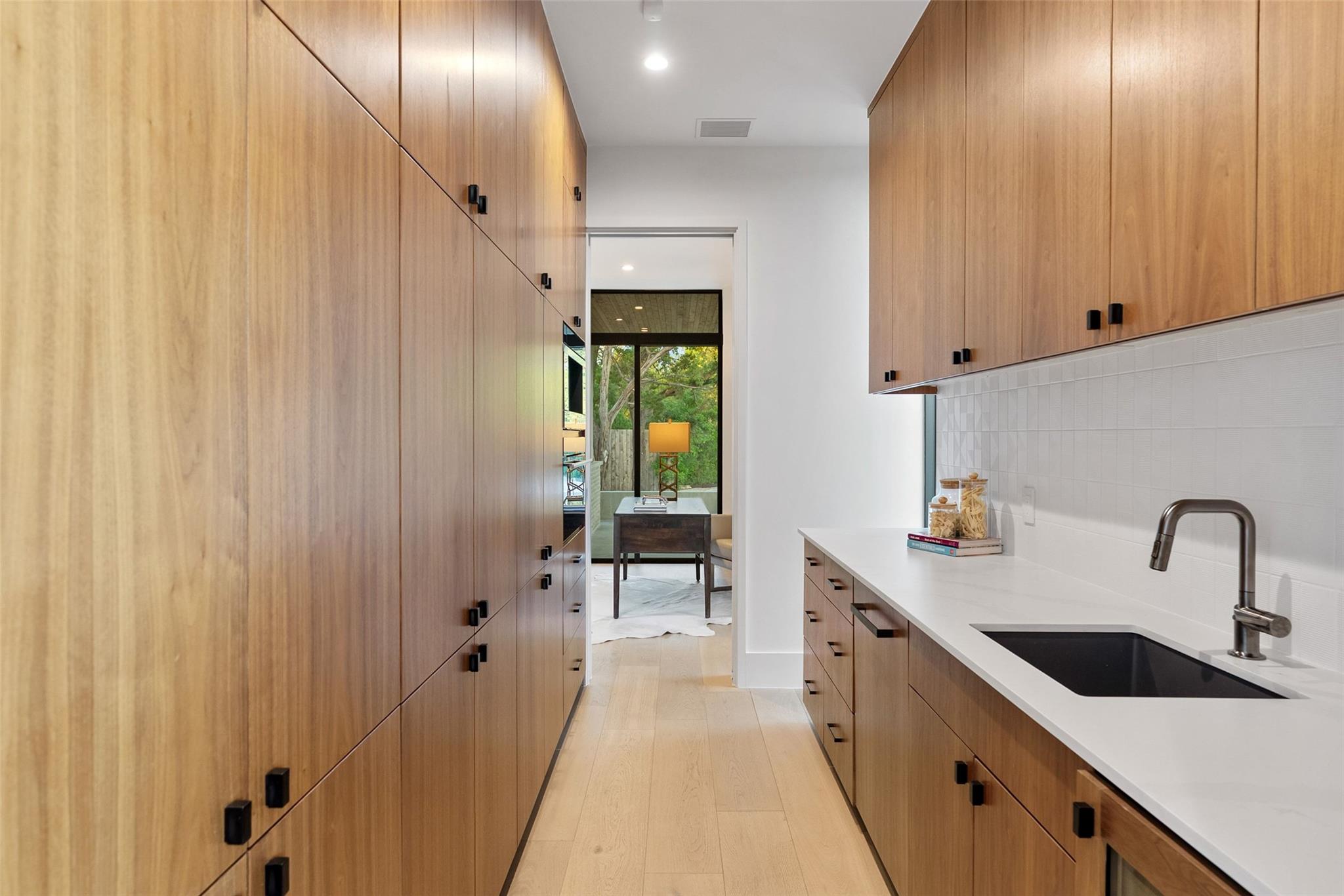 1604 Barclay Dr, Austin, TX 78746