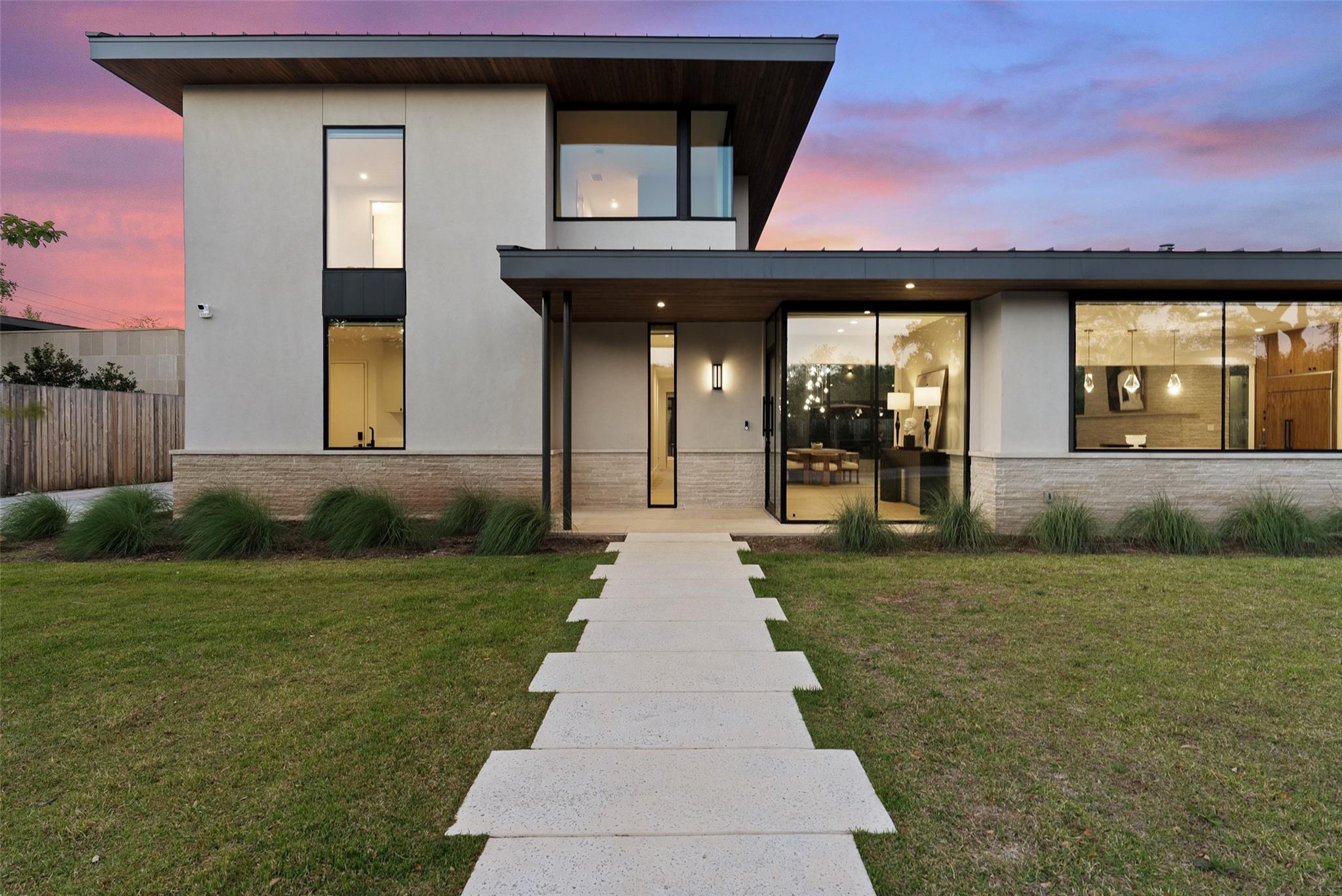 1604 Barclay Dr, Austin, TX 78746