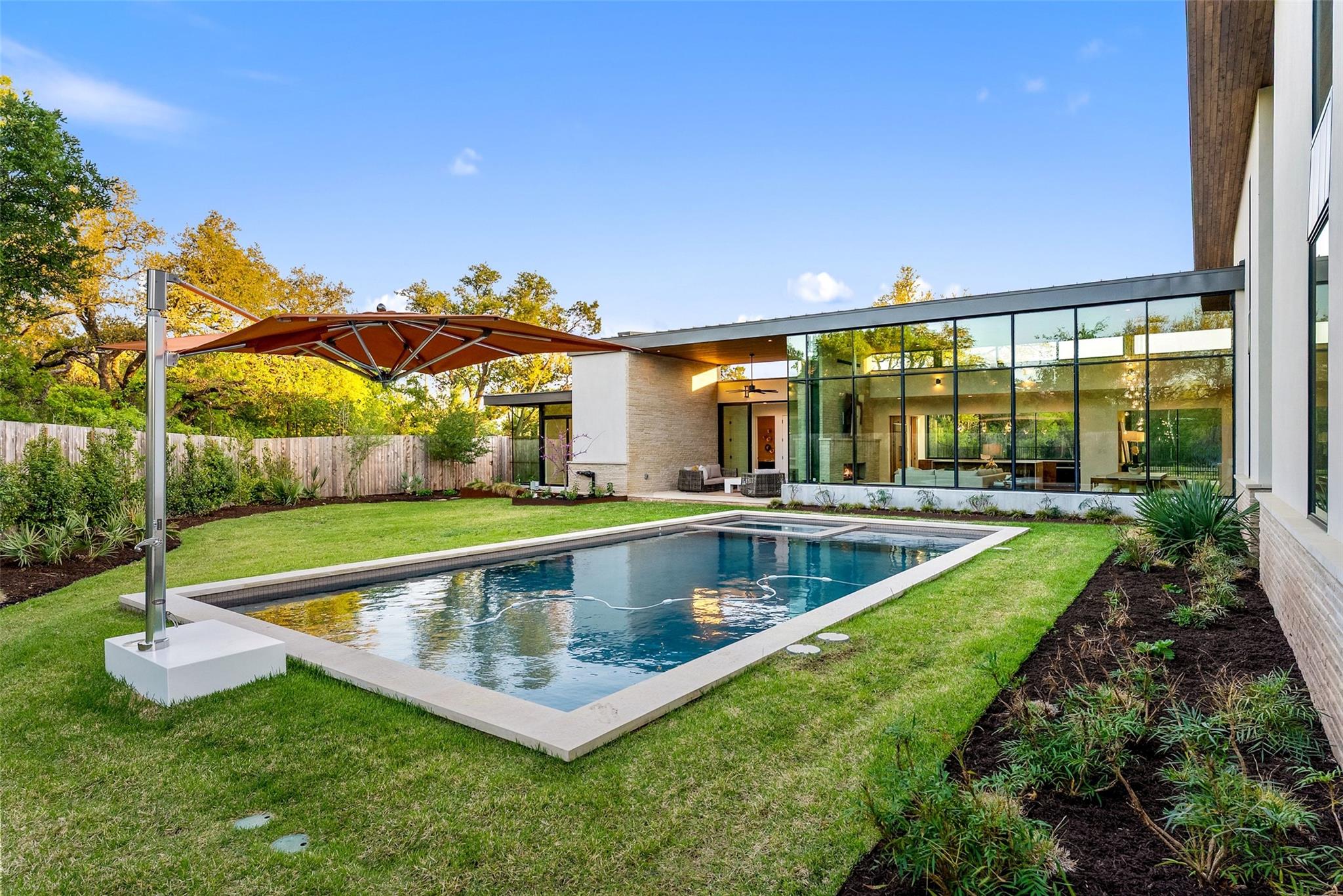 1604 Barclay Dr, Austin, TX 78746