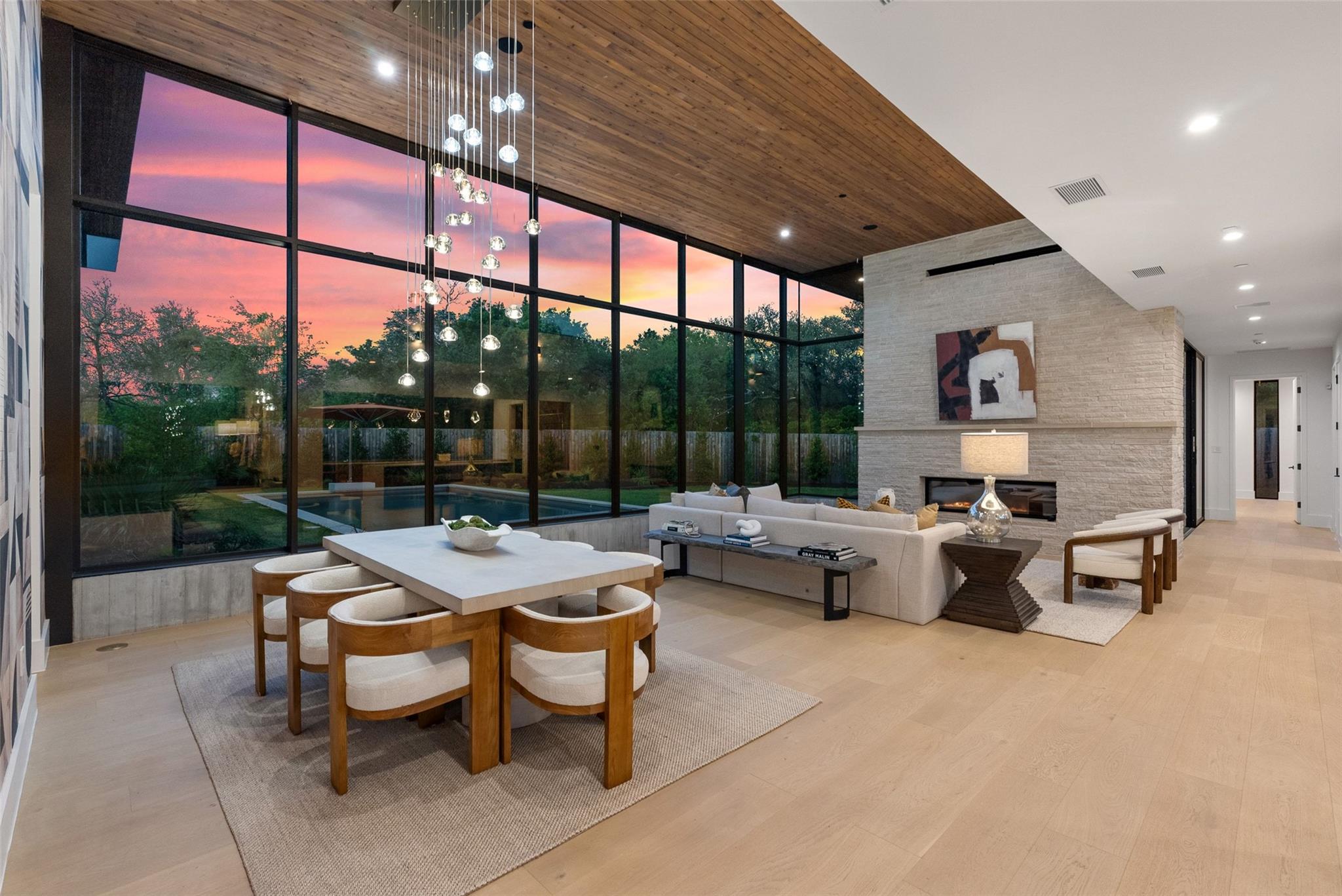 1604 Barclay Dr, Austin, TX 78746