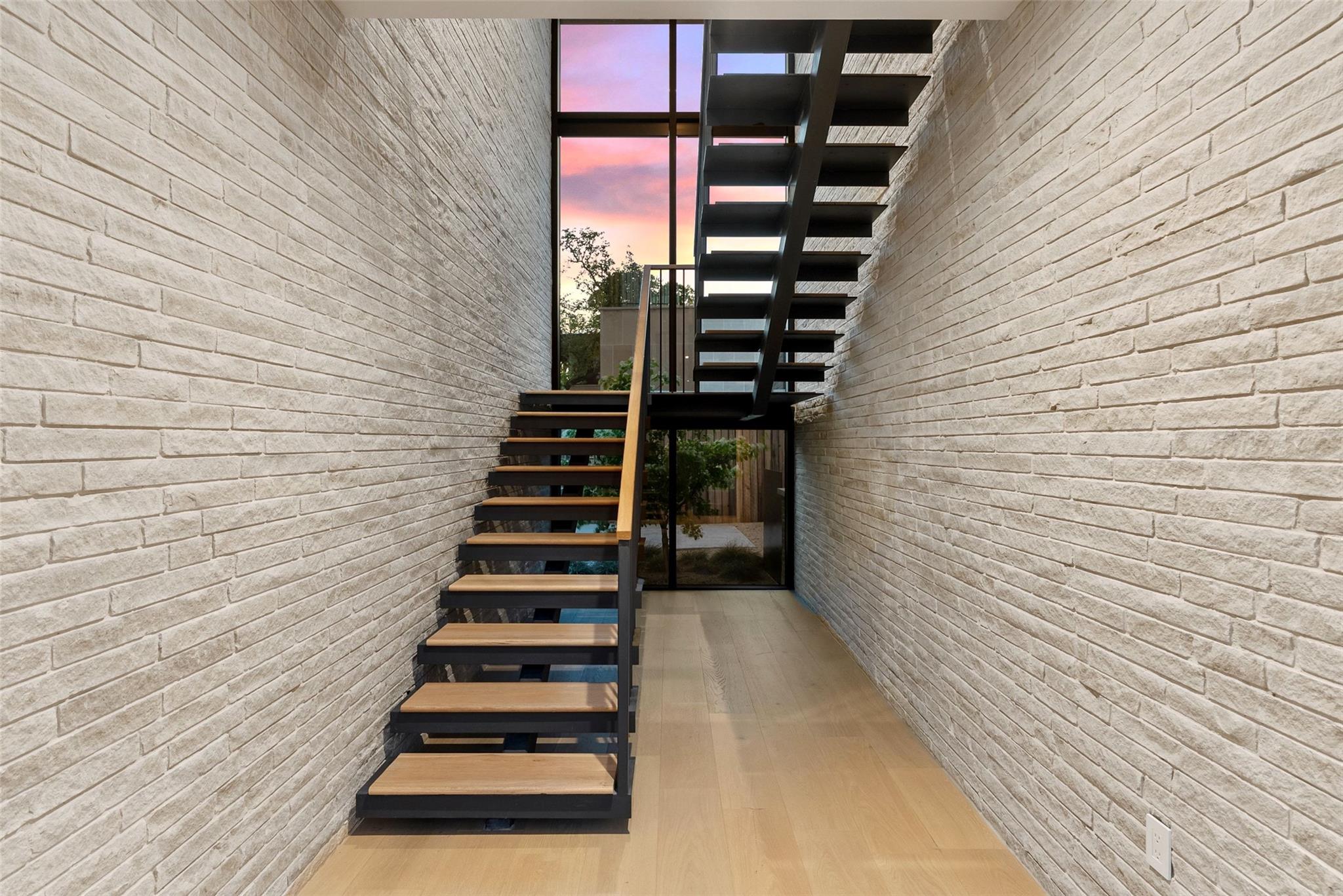 1604 Barclay Dr, Austin, TX 78746