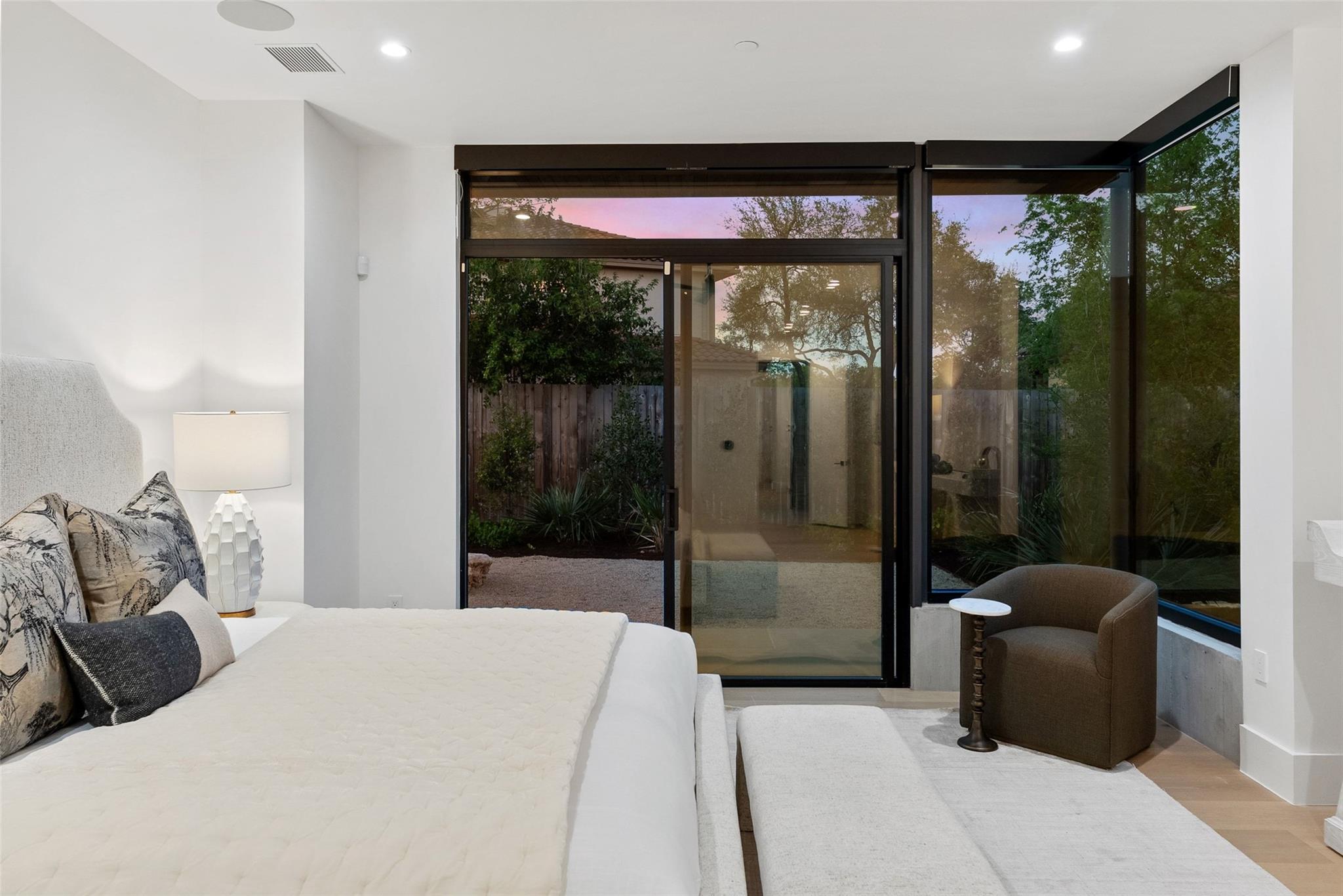 1604 Barclay Dr, Austin, TX 78746