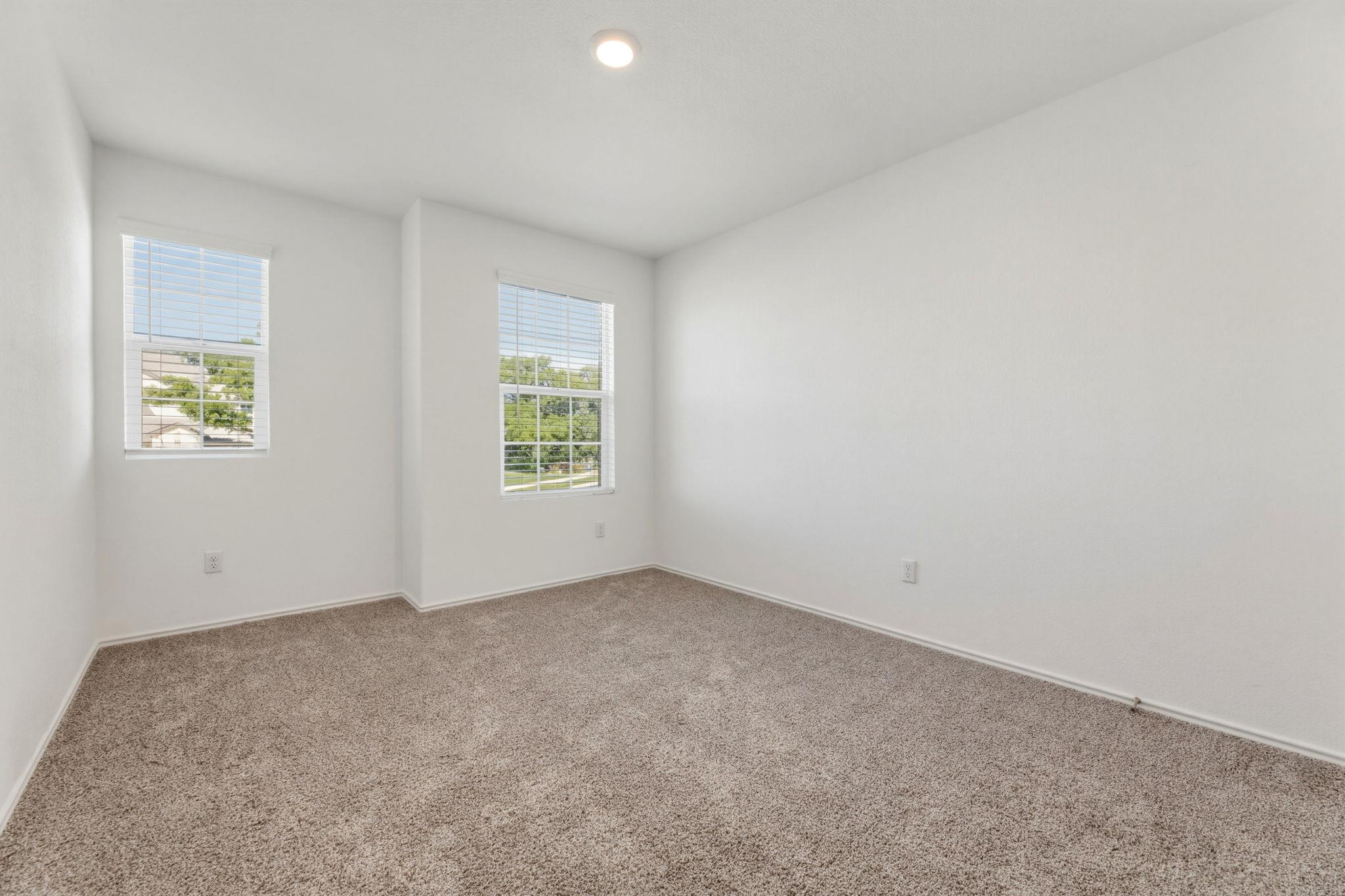 913 Legends Ln, Georgetown, TX 78628