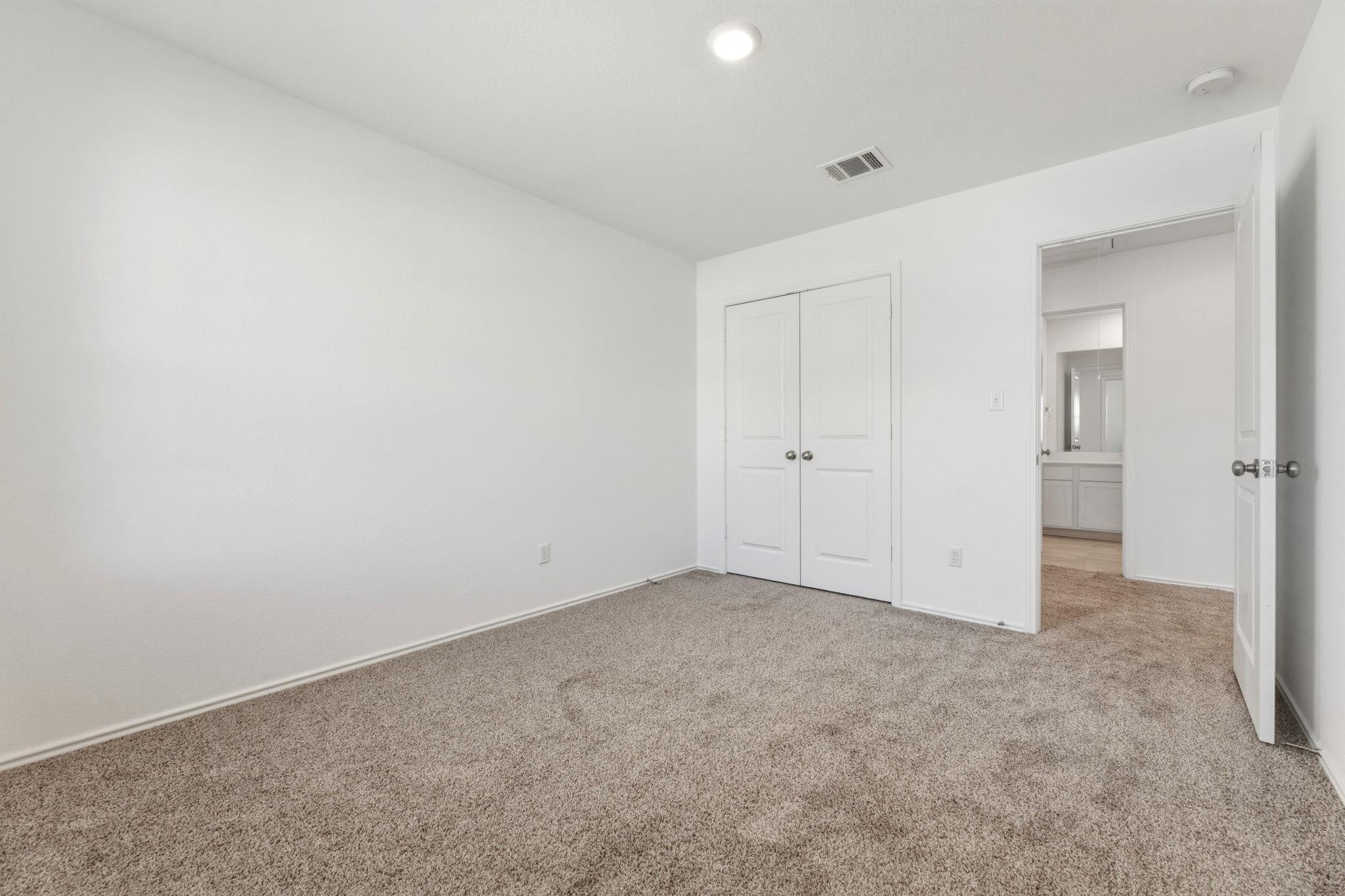 913 Legends Ln, Georgetown, TX 78628