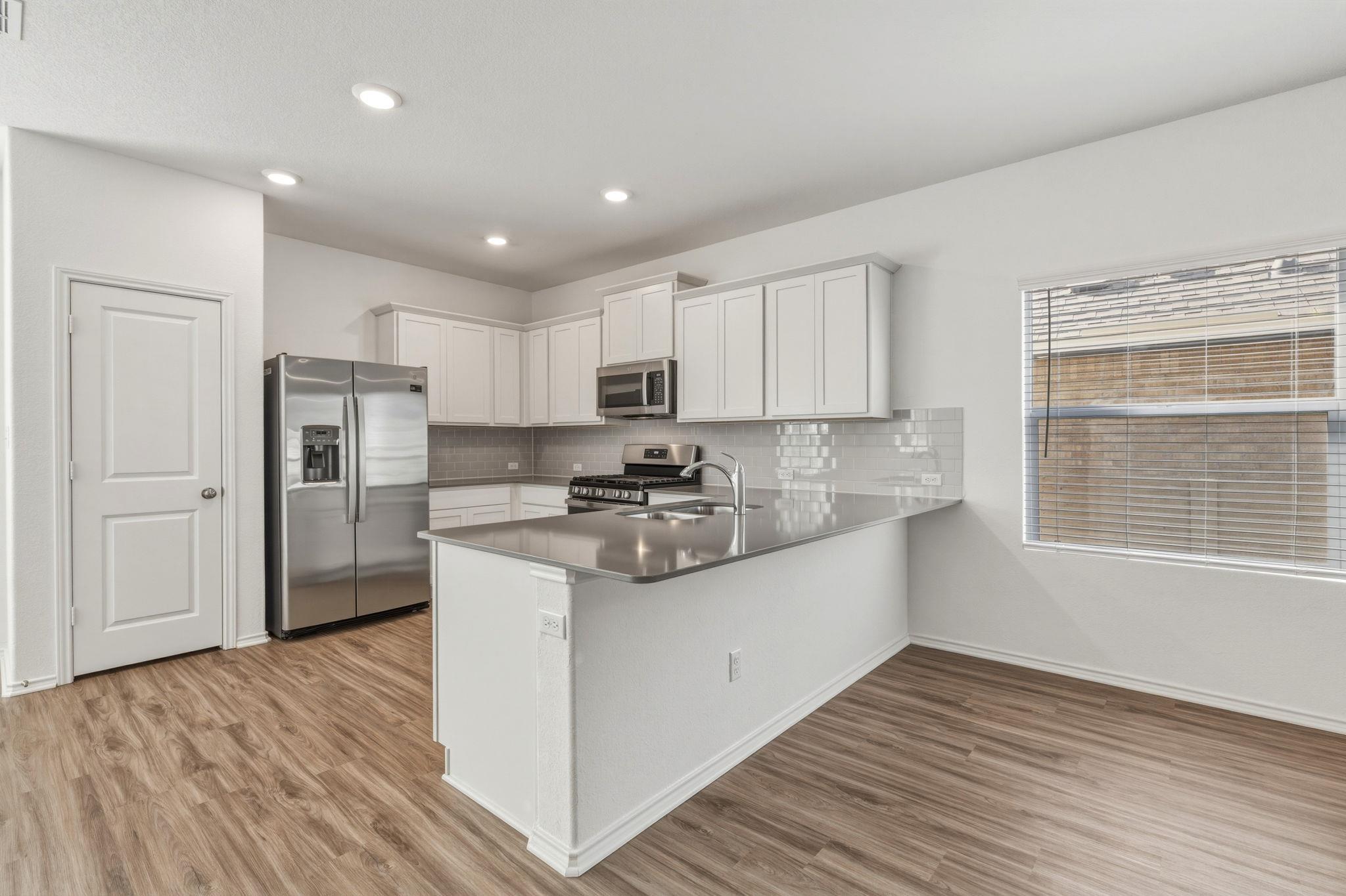 913 Legends Ln, Georgetown, TX 78628