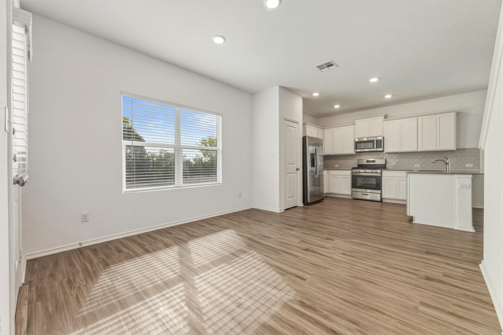 913 Legends Ln, Georgetown, TX 78628