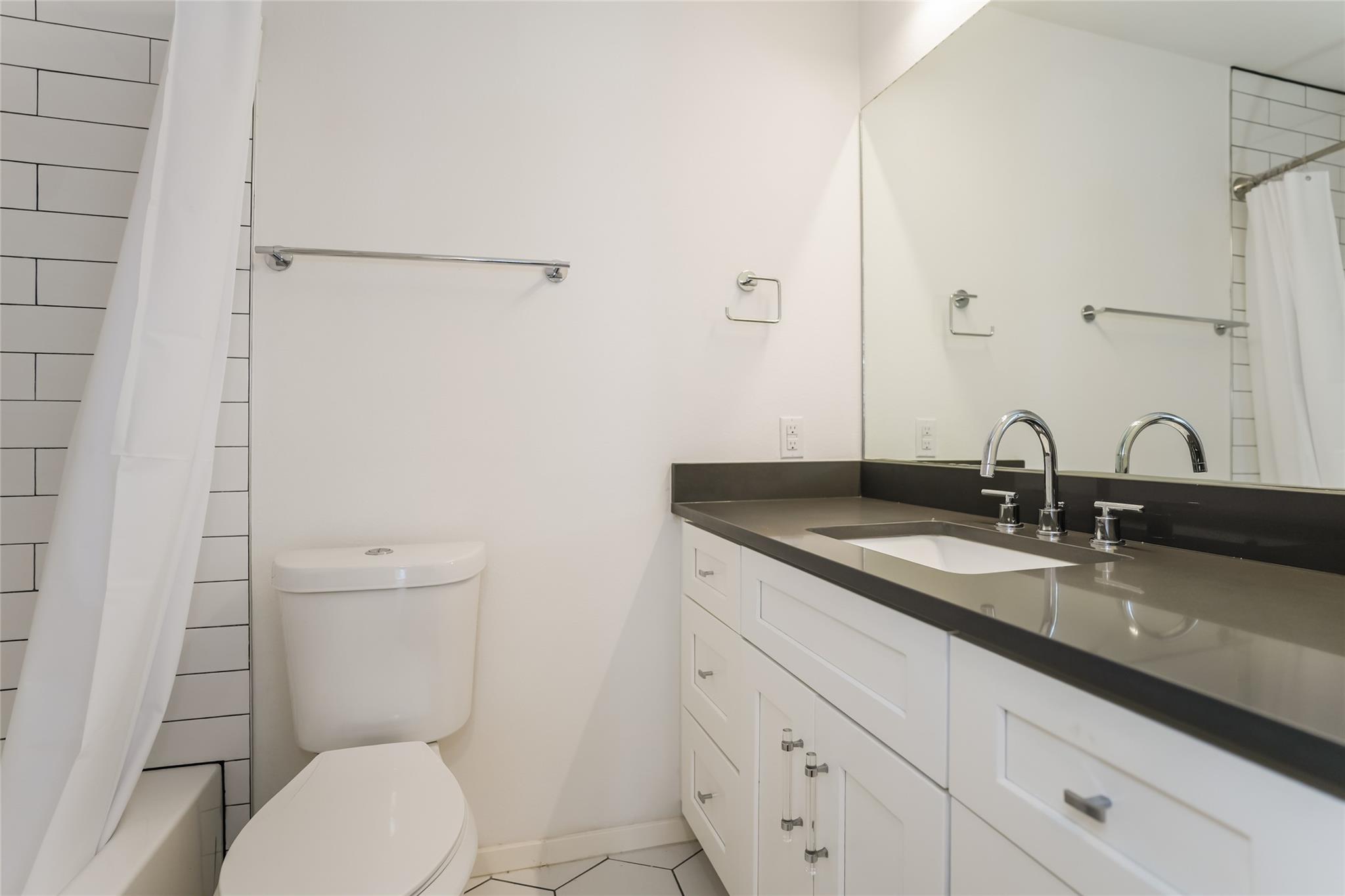 810 Banister Ln # 806, Austin, TX 78704