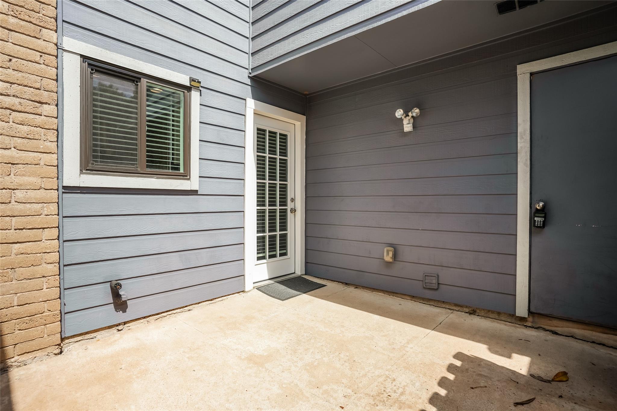 810 Banister Ln # 806, Austin, TX 78704