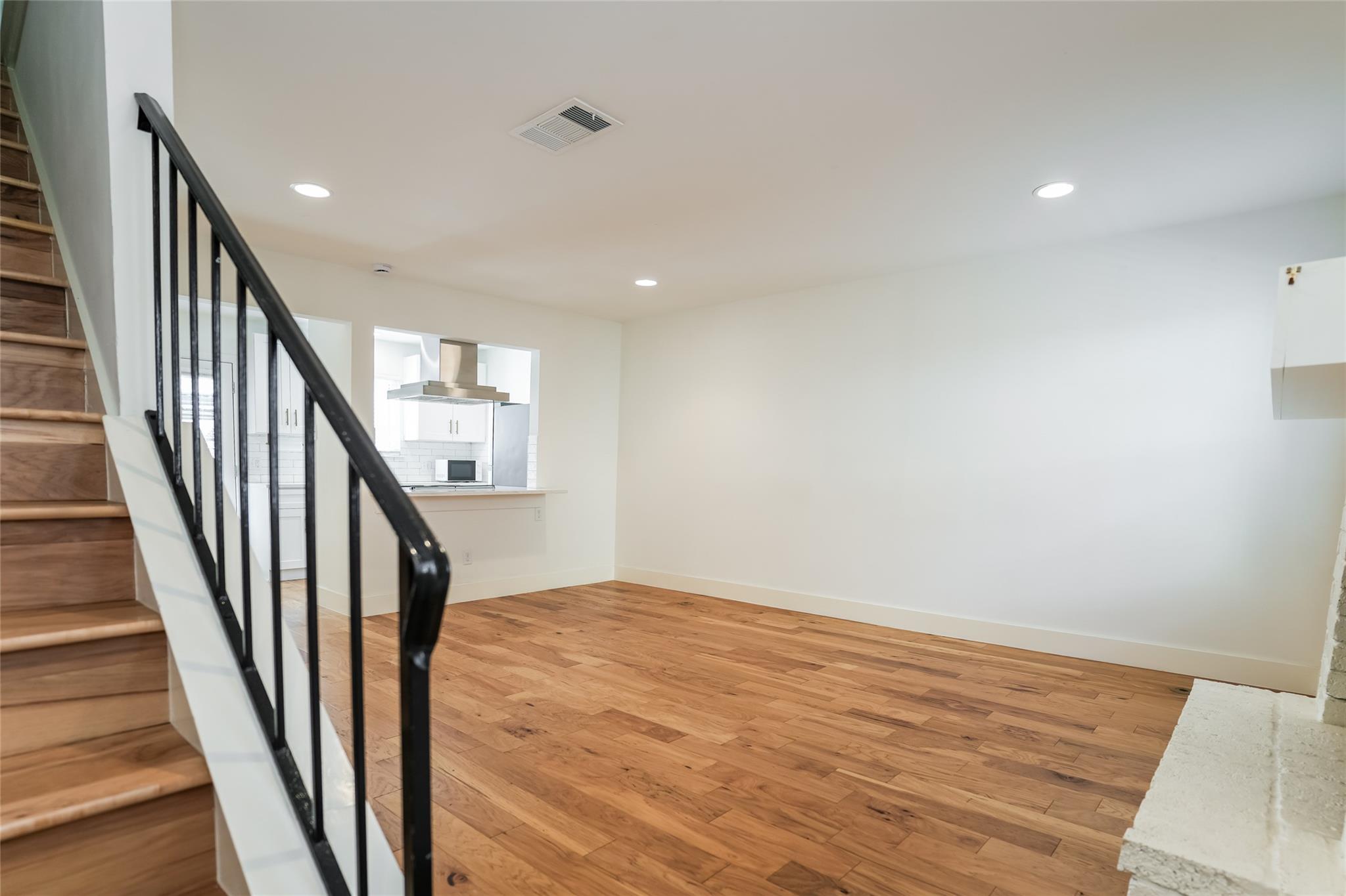 810 Banister Ln # 806, Austin, TX 78704