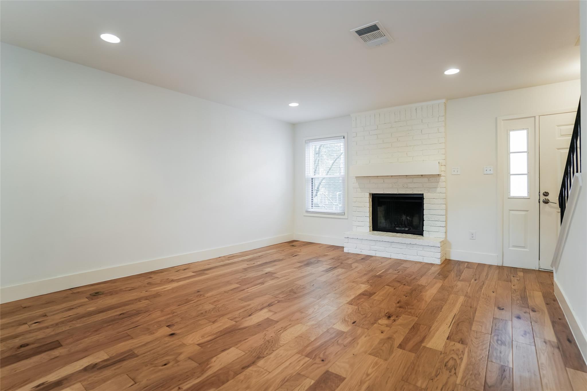 810 Banister Ln # 806, Austin, TX 78704