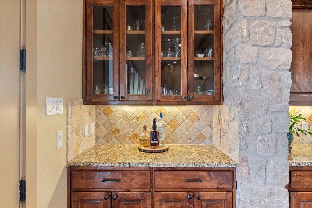 733 Dawn Vw, Dripping Springs, TX 78620