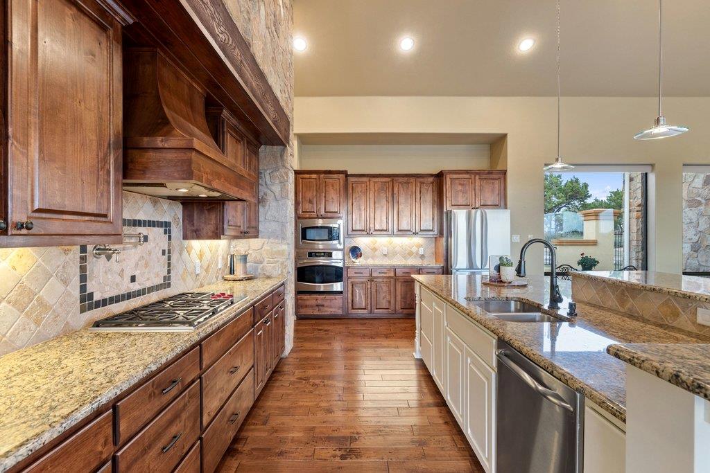 733 Dawn Vw, Dripping Springs, TX 78620