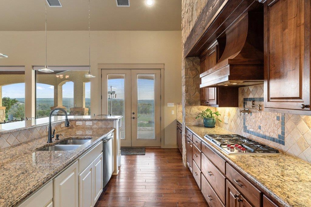 733 Dawn Vw, Dripping Springs, TX 78620