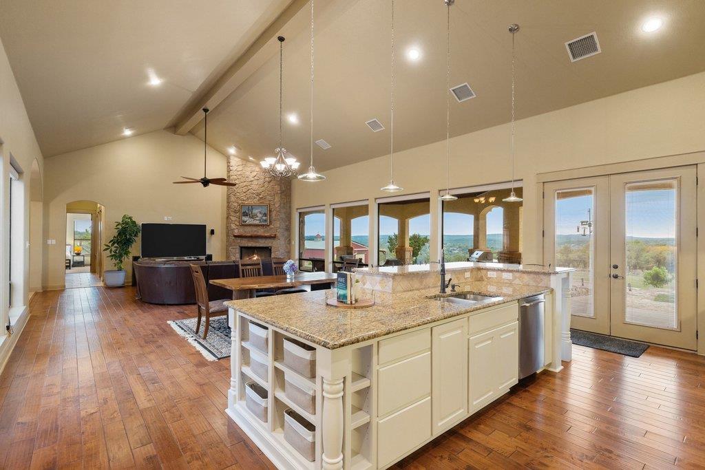 733 Dawn Vw, Dripping Springs, TX 78620