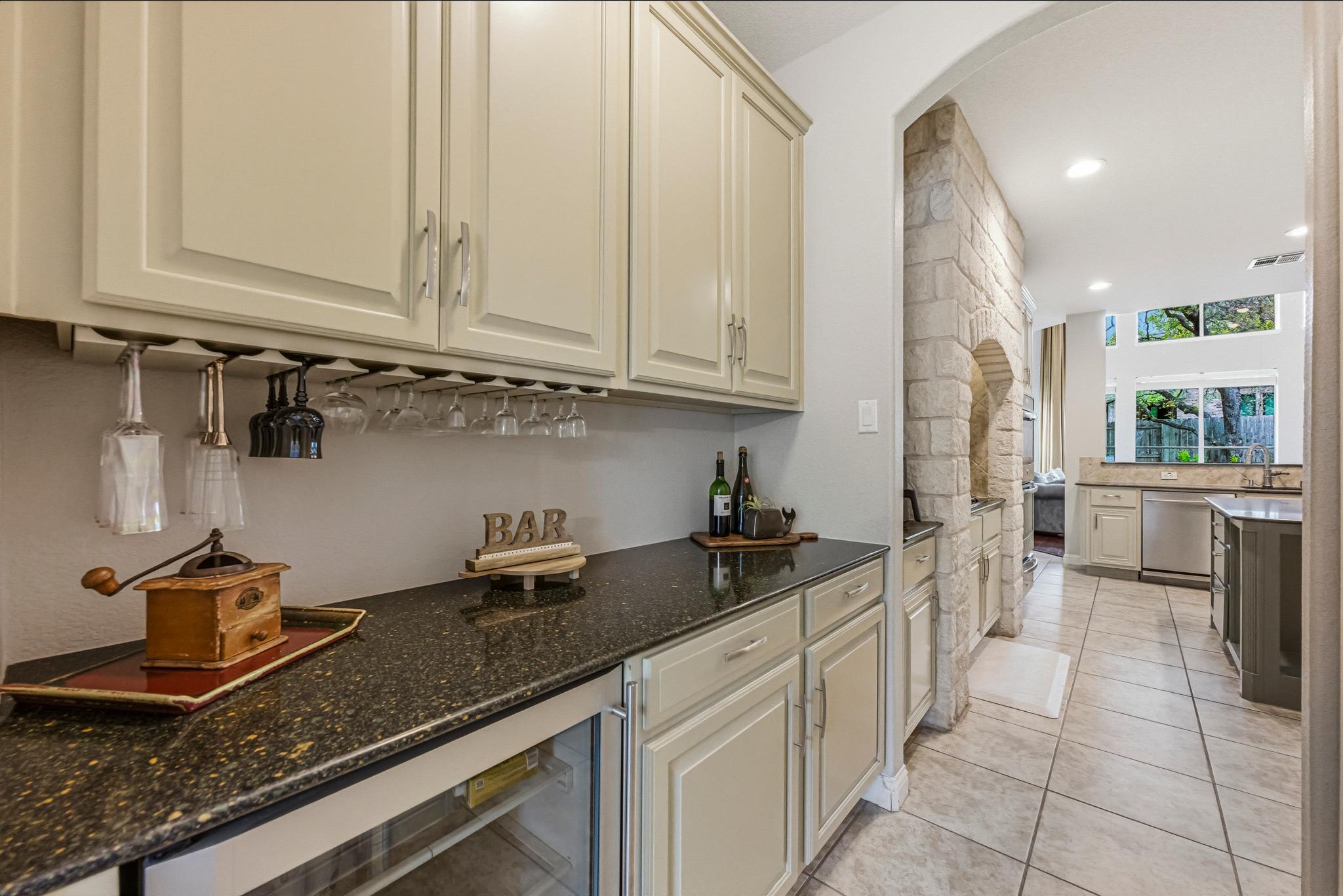 6817 Blissfield Dr, Austin, TX 78739